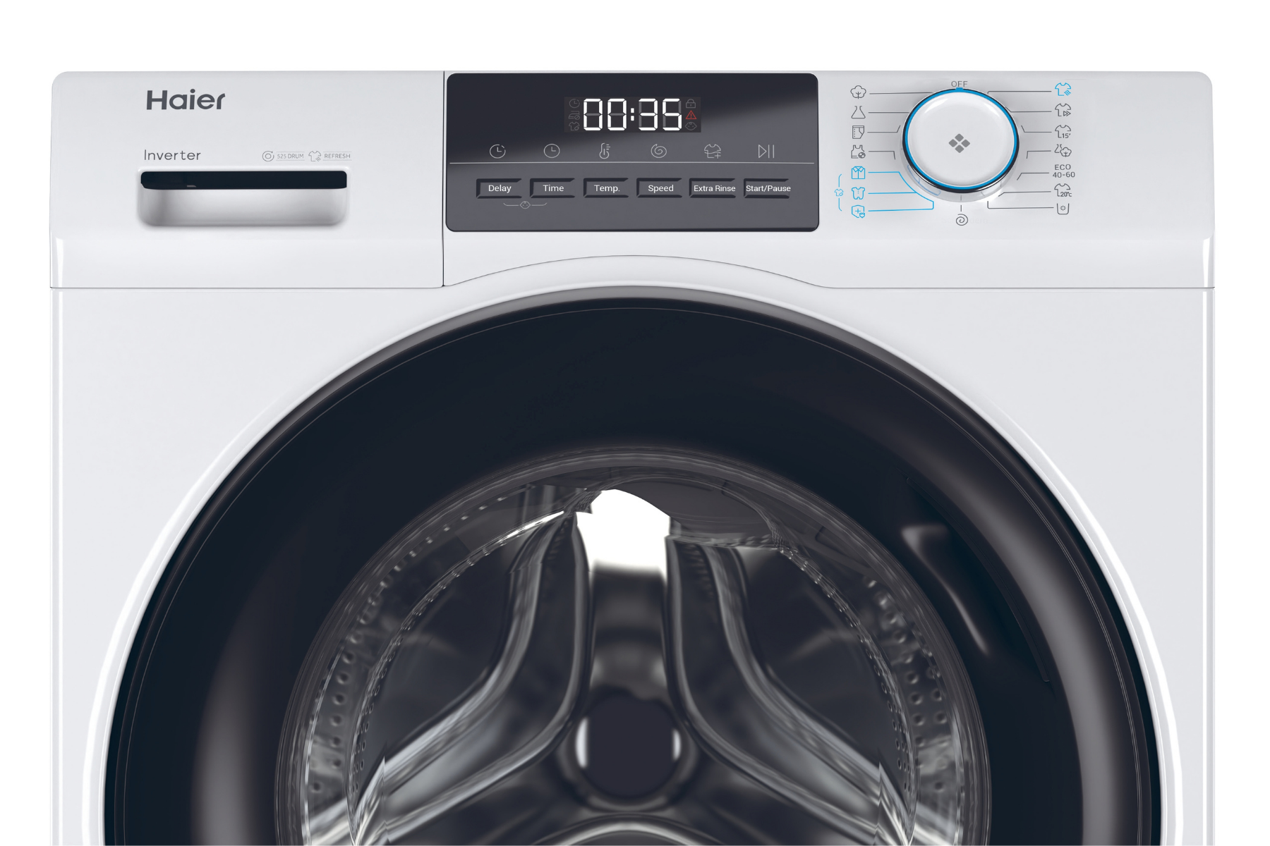Una lavadora Haier blanca que muestra su pantalla digital y panel de control sobre la puerta de vidrio oscuro.