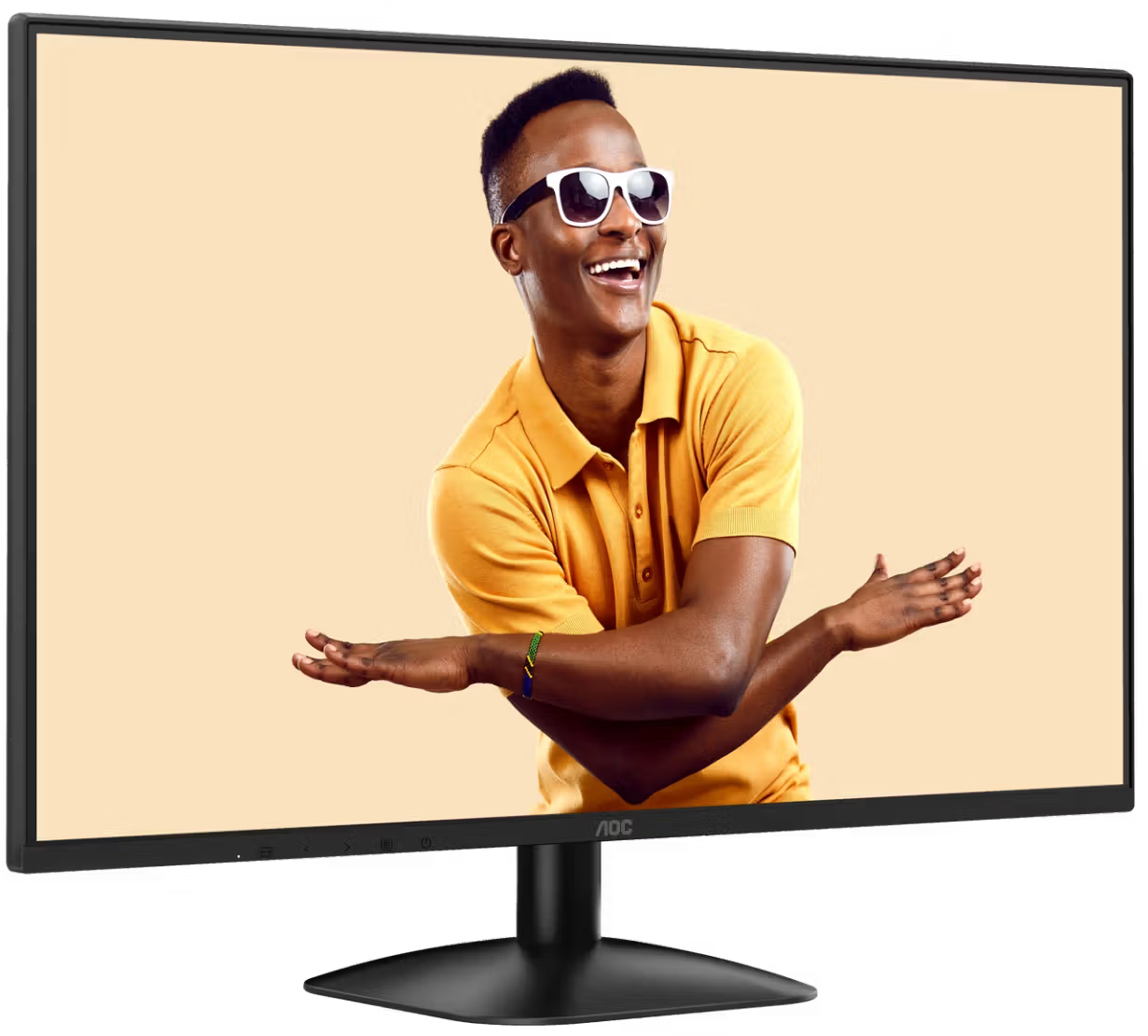 Egy fekete AOC monitor egy nevető férfit mutat sárga pólóban és napszemüvegben, bézs háttér előtt.