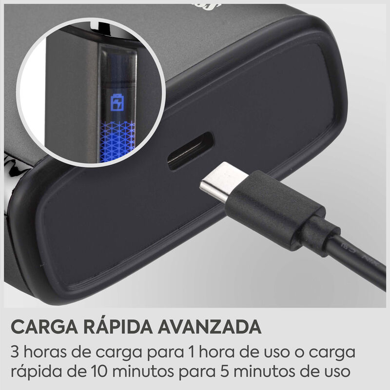 Un cargador negro conectándose a un cable USB-C, mostrando un indicador de batería ampliado.