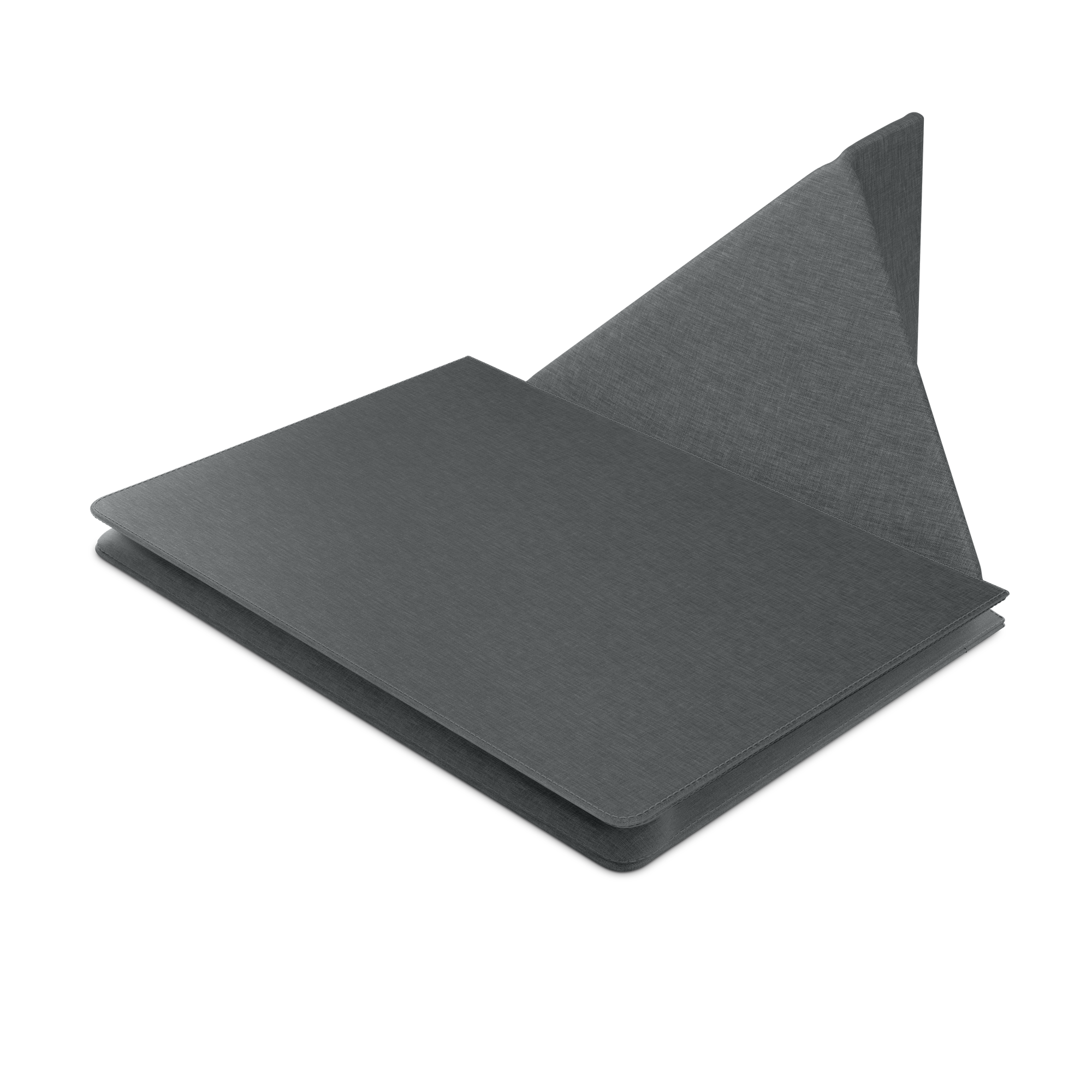 Una funda de tela gris para tableta con soporte integrado sobre fondo negro.