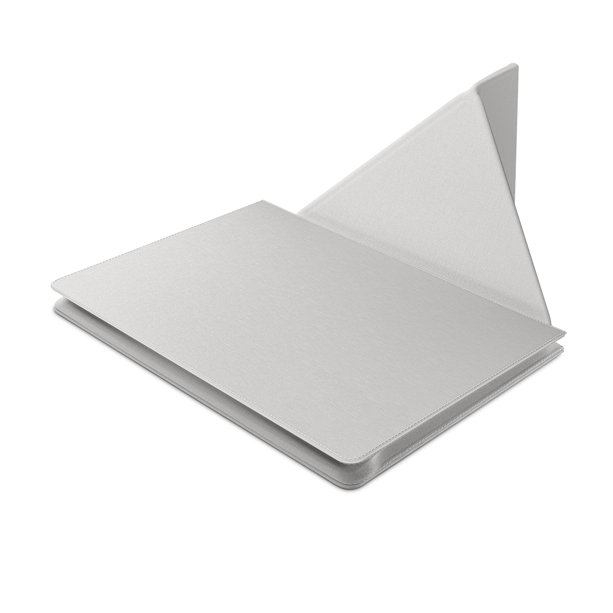Una cubierta de libro gris o funda para tableta se encuentra parcialmente abierta sobre fondo negro.