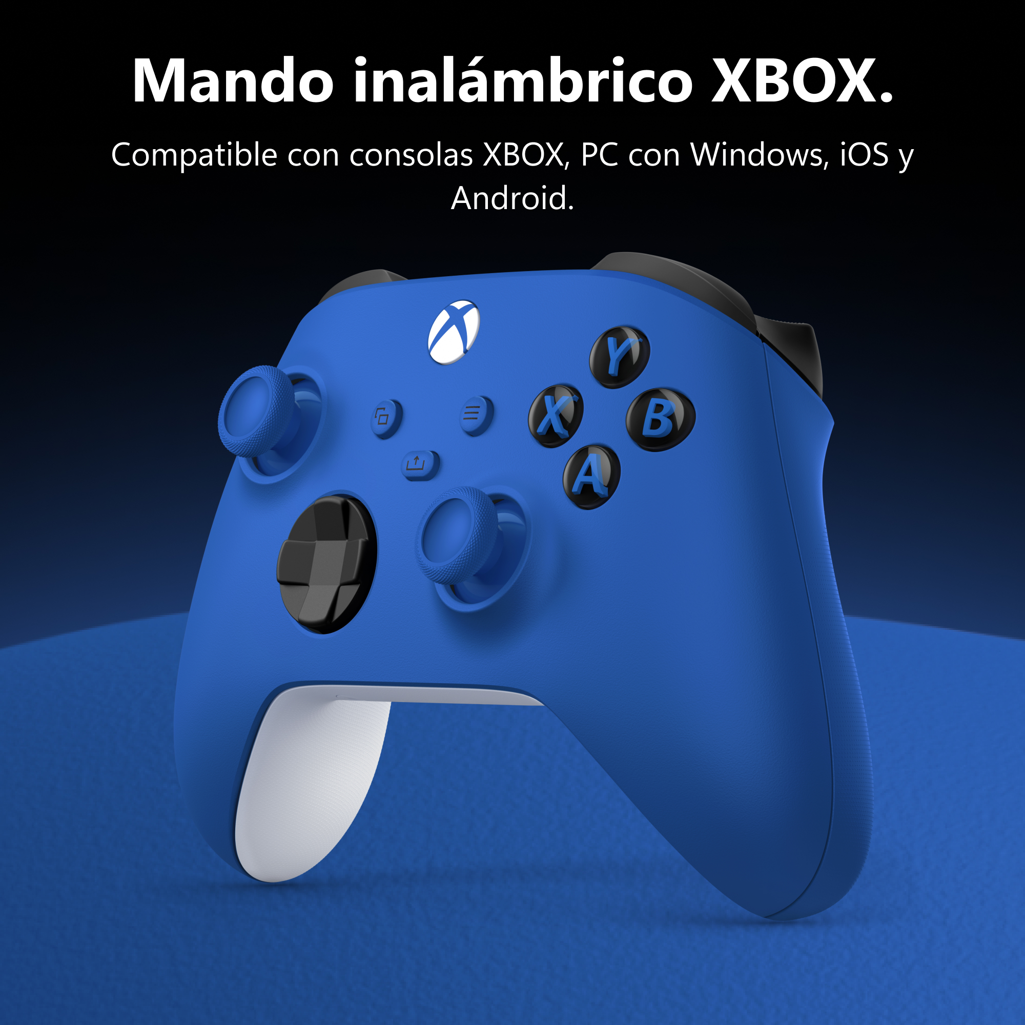 Mando inalámbrico Xbox azul sobre una superficie azul con texto en español.