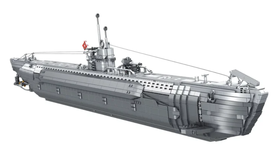 Graues Lego-U-Boot-Modell vor weißem Hintergrund.