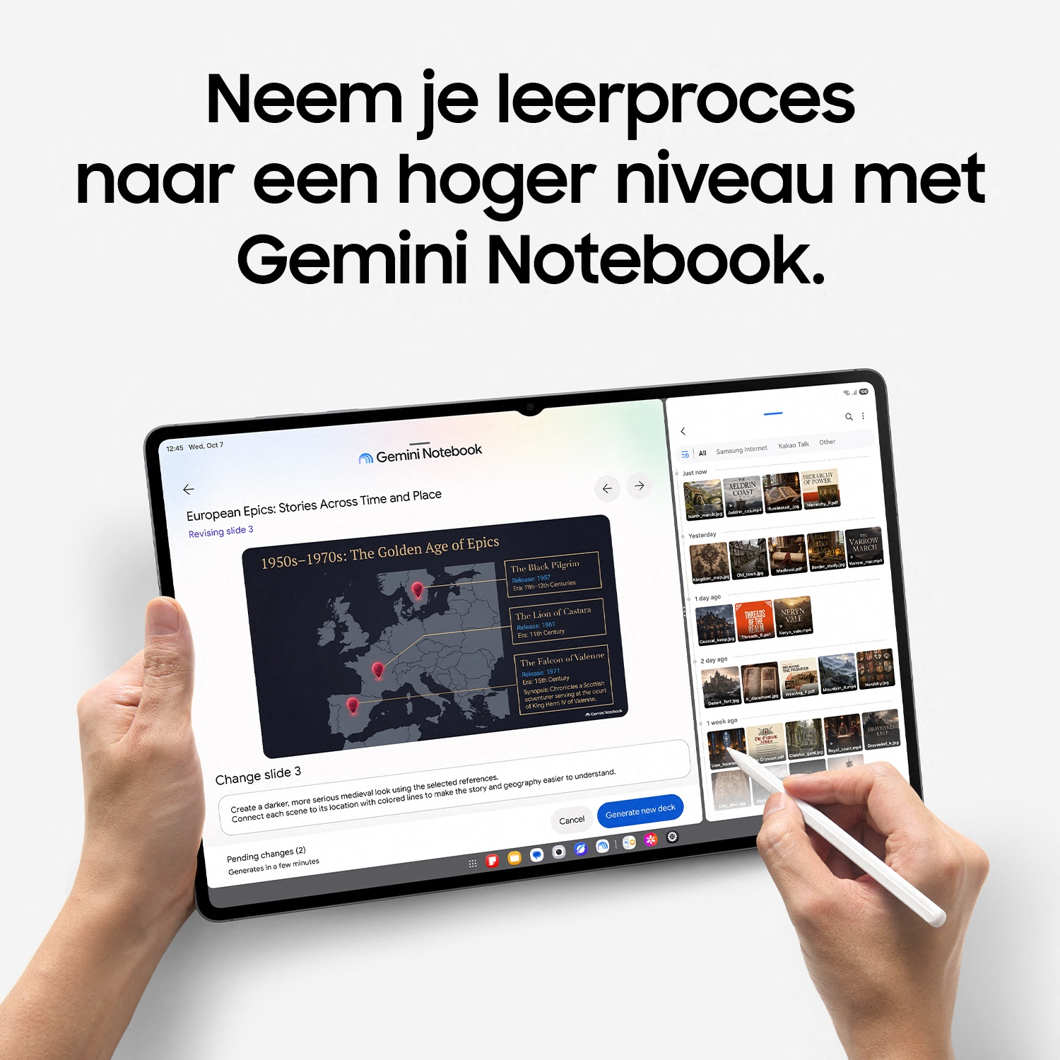 Een tablet toont de Gemini Notebook-app, bediend met handen.