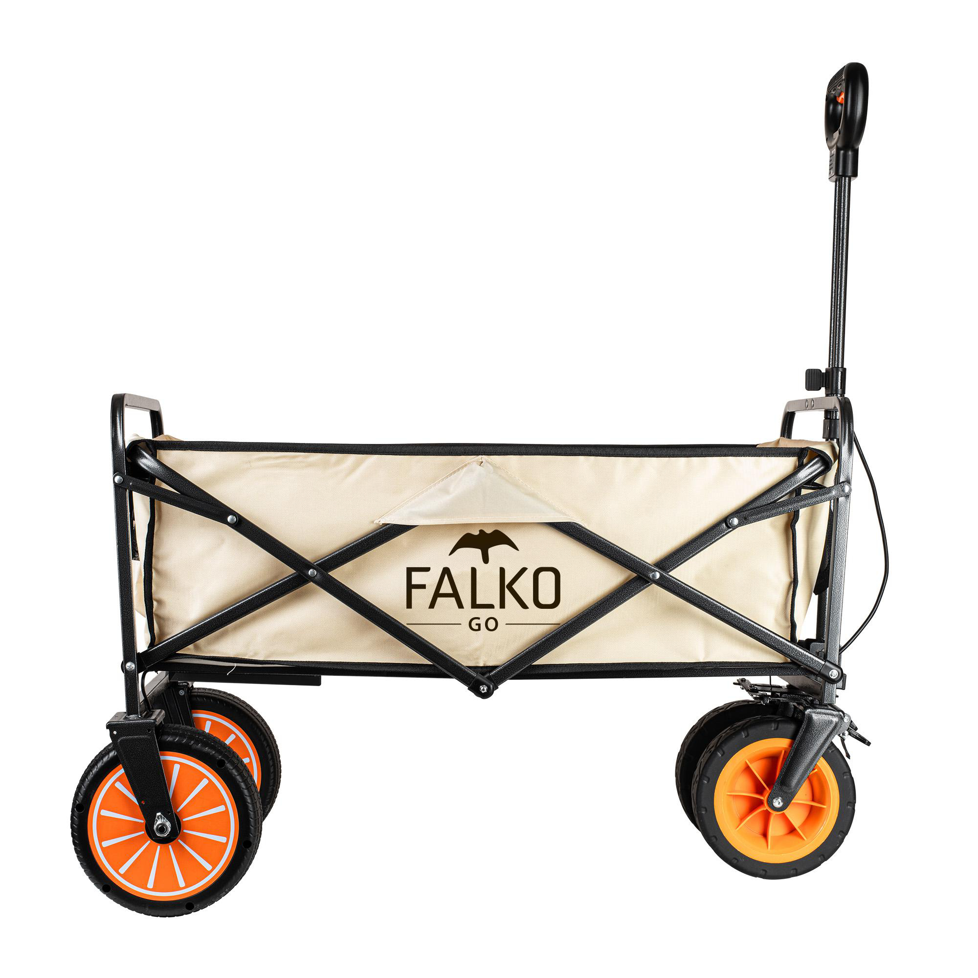 Ein beige-schwarzer Faltbollerwagen Falko Go mit orangefarbenen Reifen und Teleskopstange.