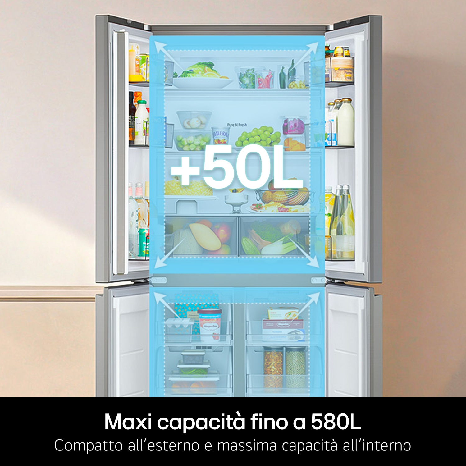 Frigorifero aperto pieno di cibo ed evidenziazione blu con scritto +50L.
