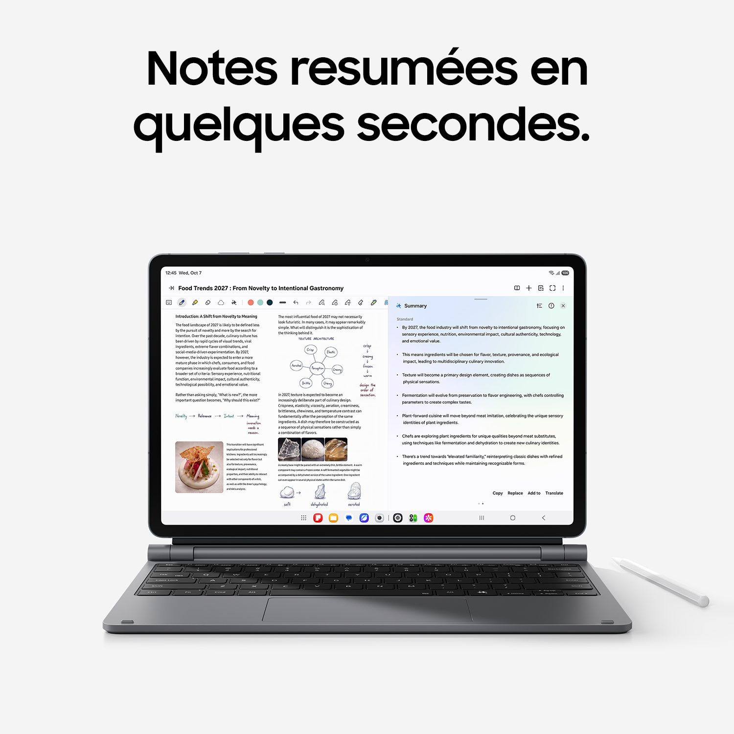 Une tablette avec clavier affiche des notes et un résumé automatique à l'écran.