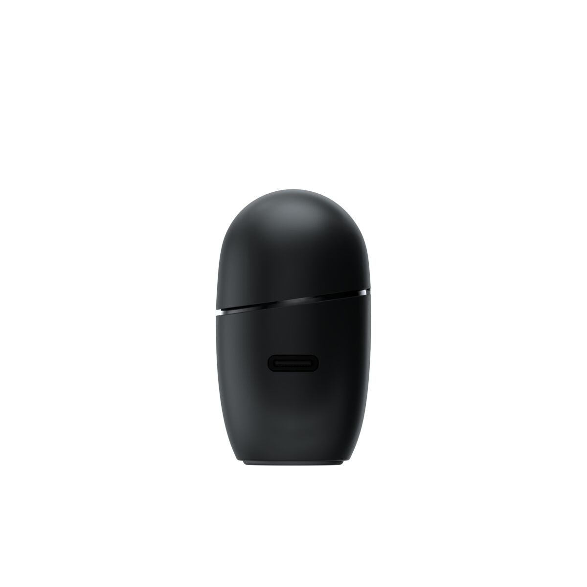 Ein ovales, mattschwarzes Ladecase für Kopfhörer mit einer USB-C-Anschlussöffnung vorne.