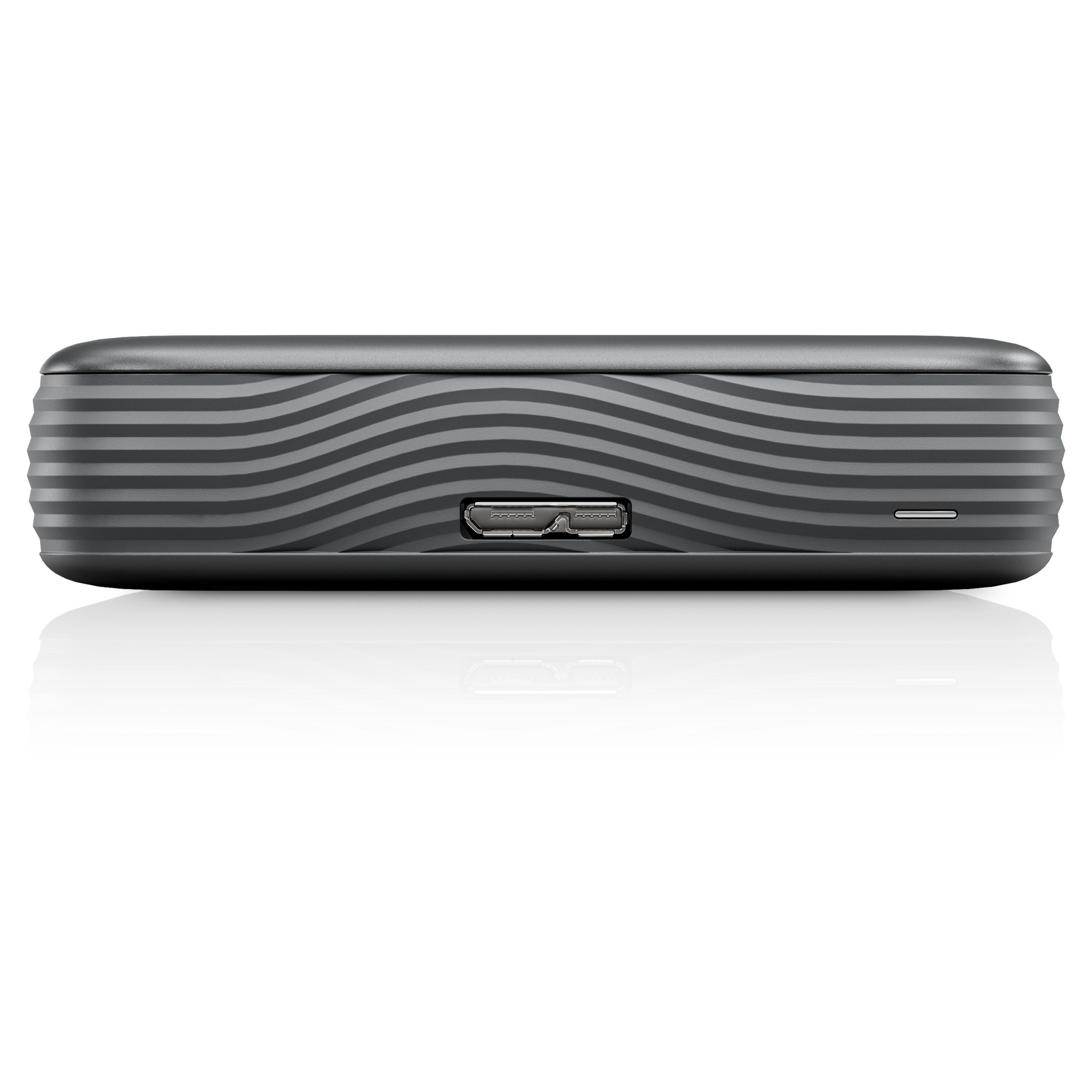 Graue, gerettete Powerbank mit USB-Anschluss auf weißem Grund.