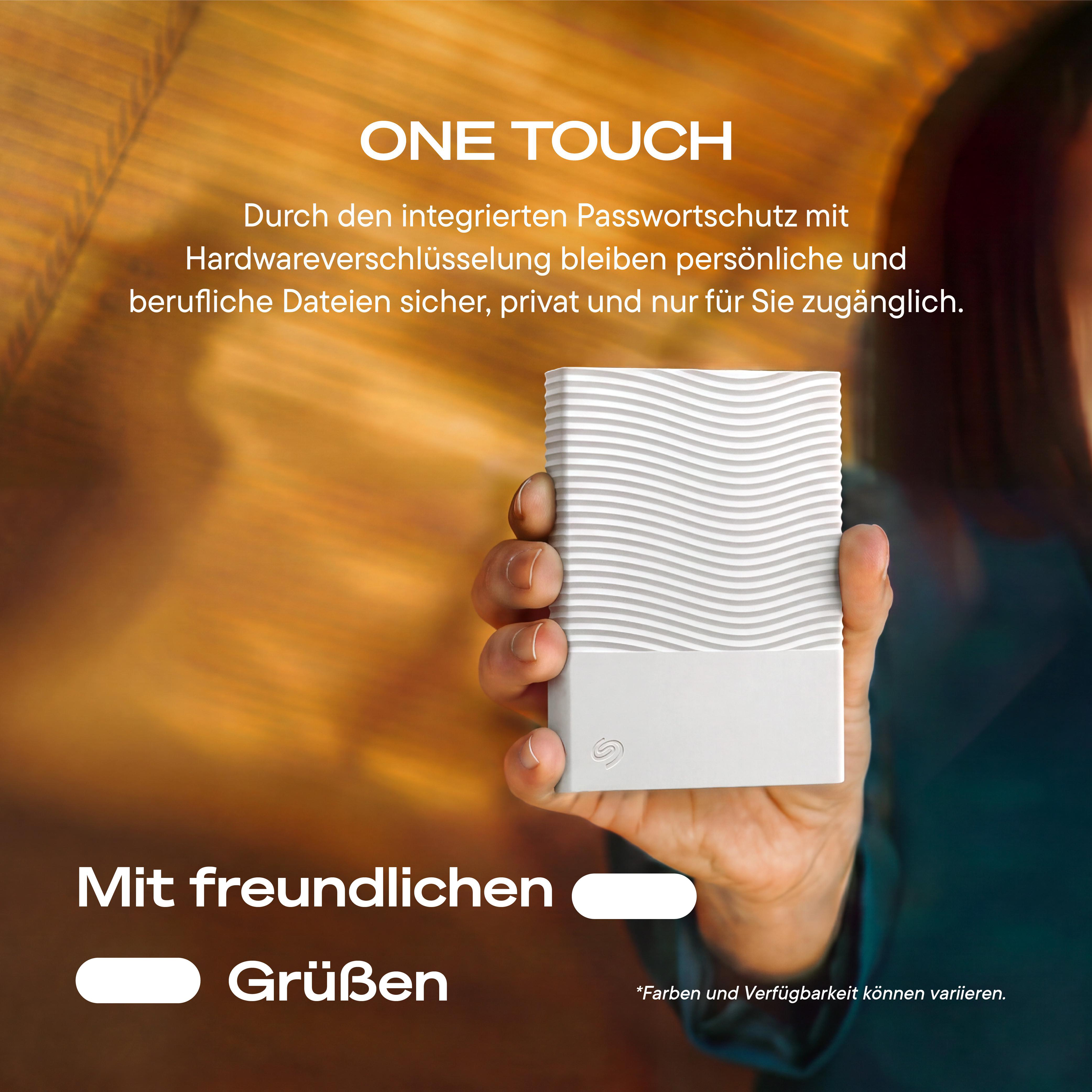 Eine Person hält eine weiße, tragbare Festplatte mit Wellenstruktur und deutschem Werbetext.