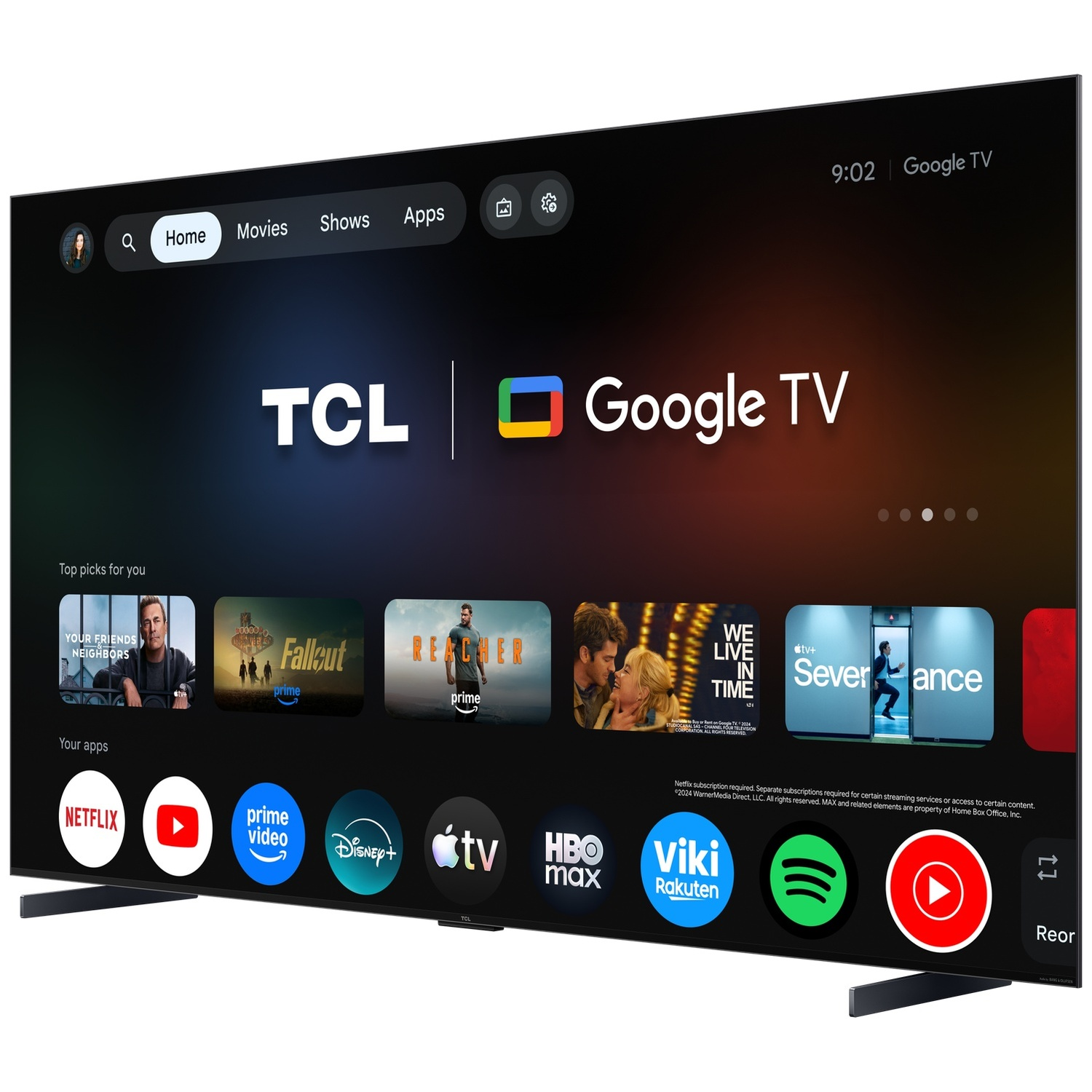 Een TCL Google TV toont het startscherm met streaming-apps en aanbevelingen.