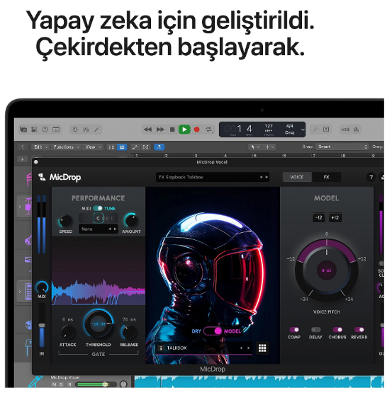 MicDrop müzik yazılımını, ses kontrollerini ve bir astronot kaskı görselini gösteren dizüstü ekranı.
