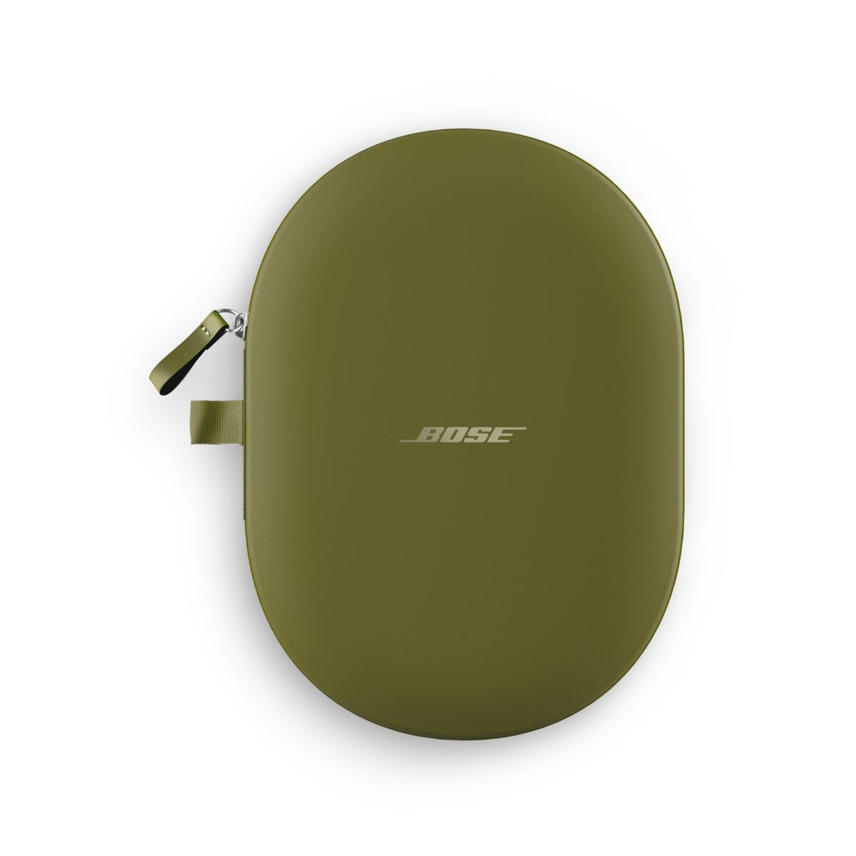 Ein ovales, olivgrünes Bose-Kopfhöreretui auf weißem Hintergrund mit Reißverschluss und Bose-Logo.
