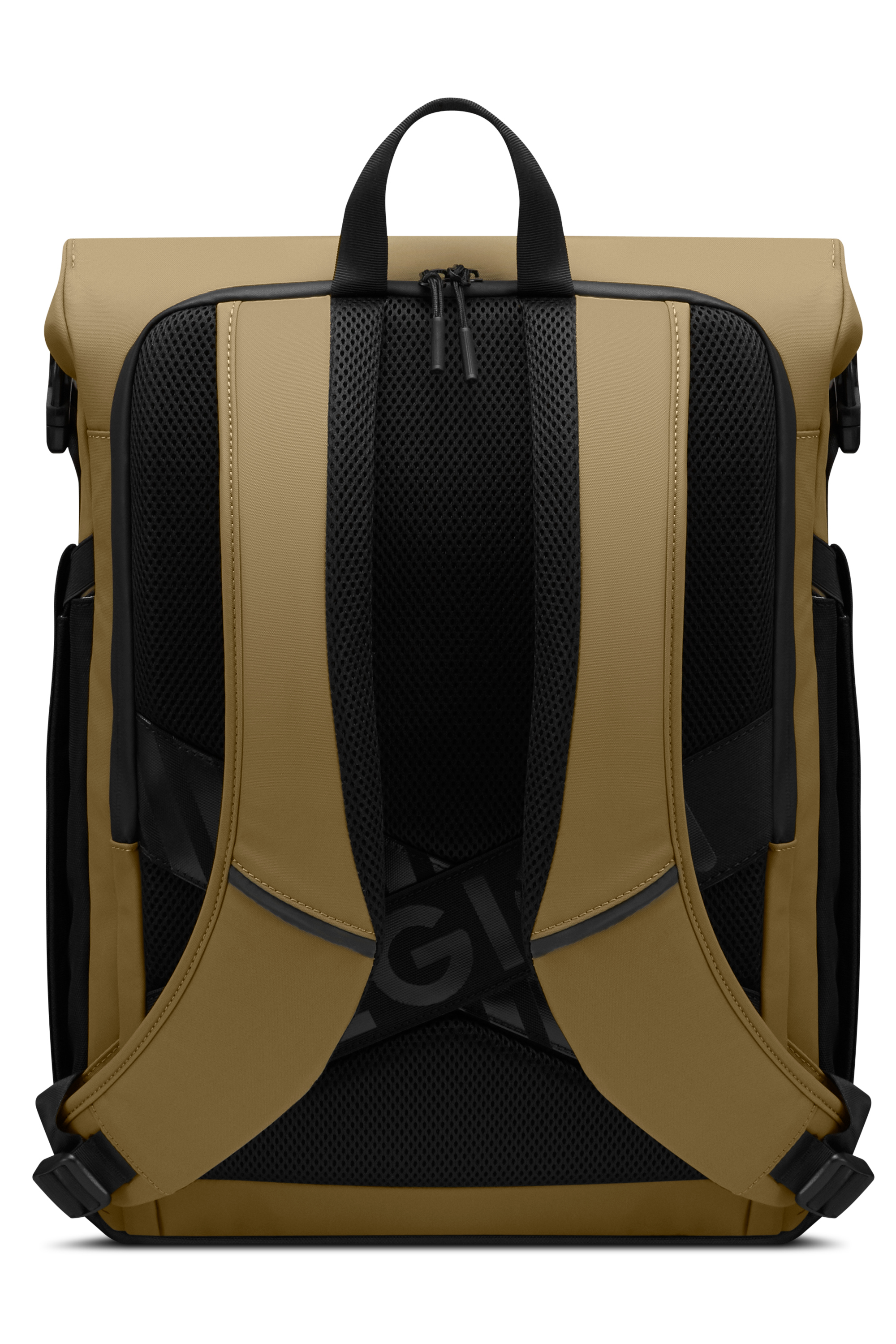 Vista trasera de una mochila beis con correas acolchadas negras, panel trasero de malla y asa superior.