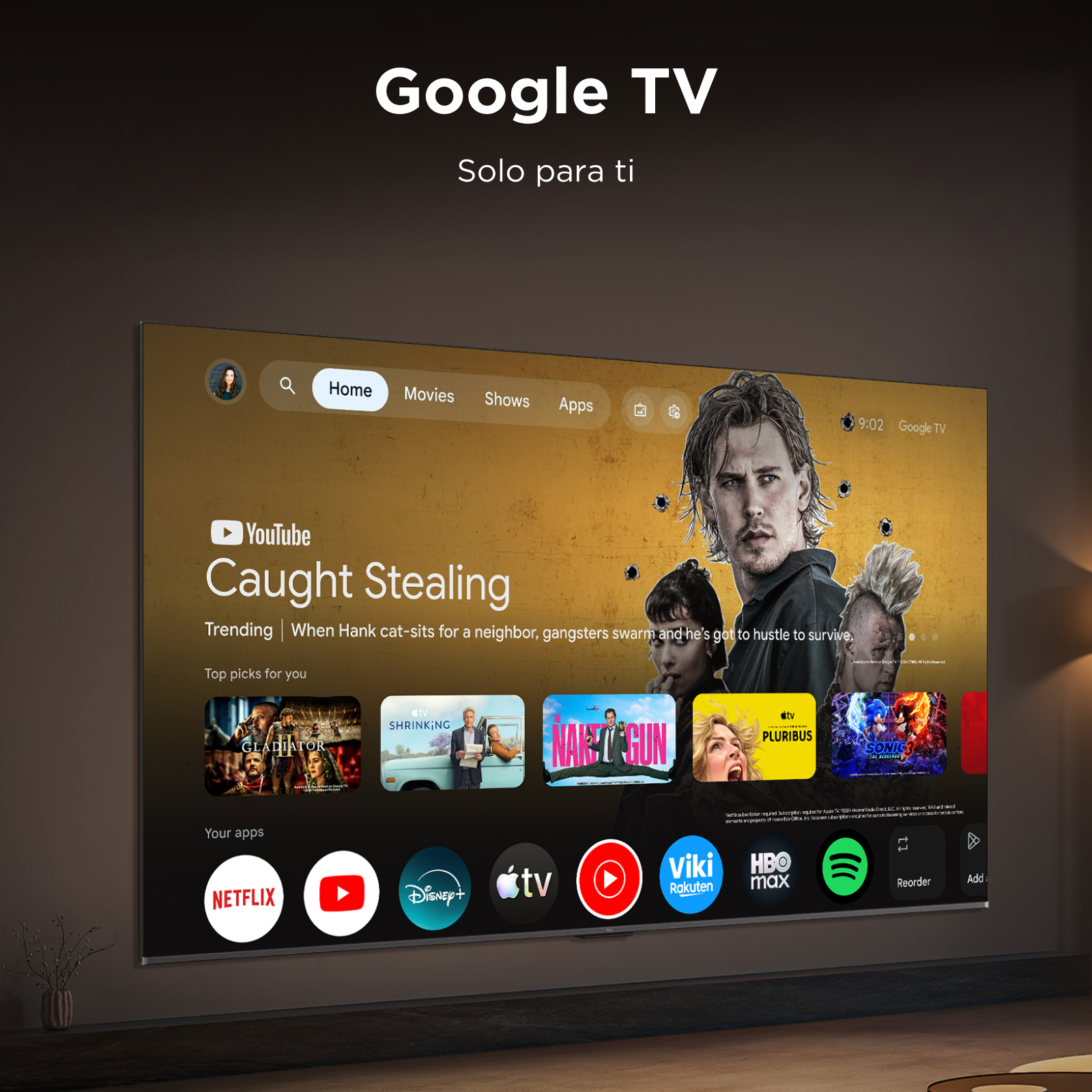 Pantalla de inicio de Google TV con recomendaciones de películas y programas, y aplicaciones abajo."Google TV. Solo para ti."