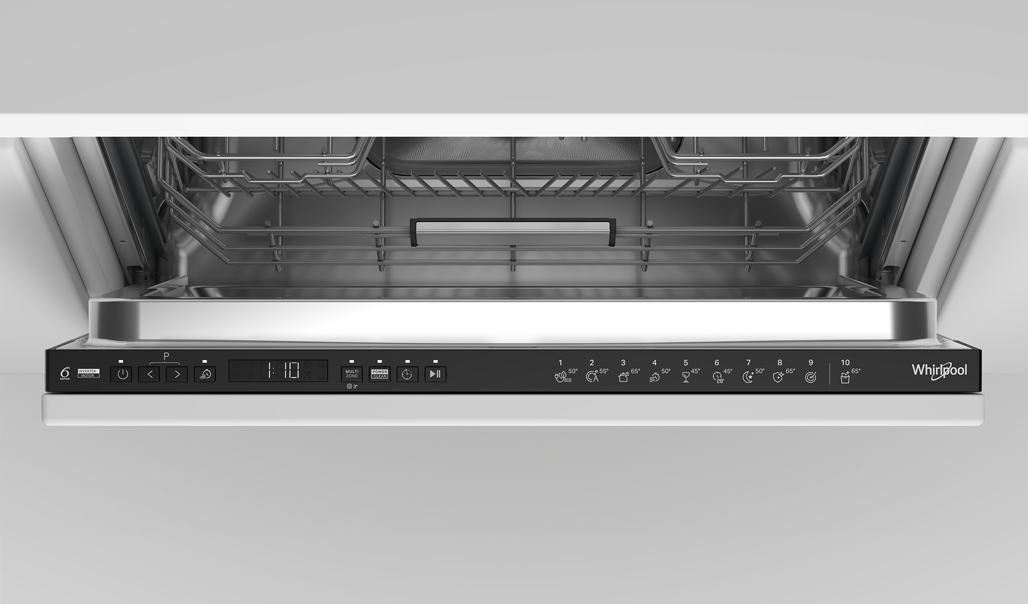 Otwarta zmywarka Whirlpool z czarnym panelem sterowania, wyświetlaczem LED i metalowymi koszami.