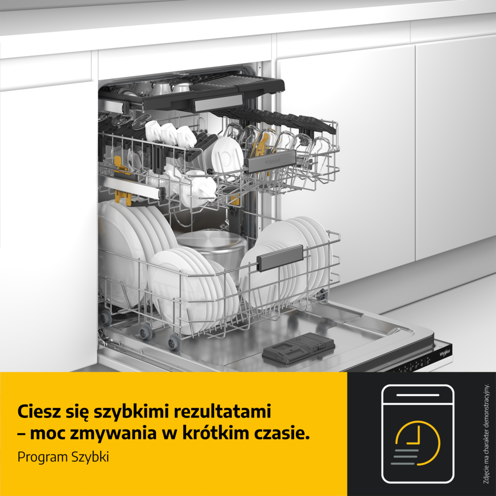 Otwarta biała zmywarka wypełniona naczyniami, z tekstem promocyjnym na dole.