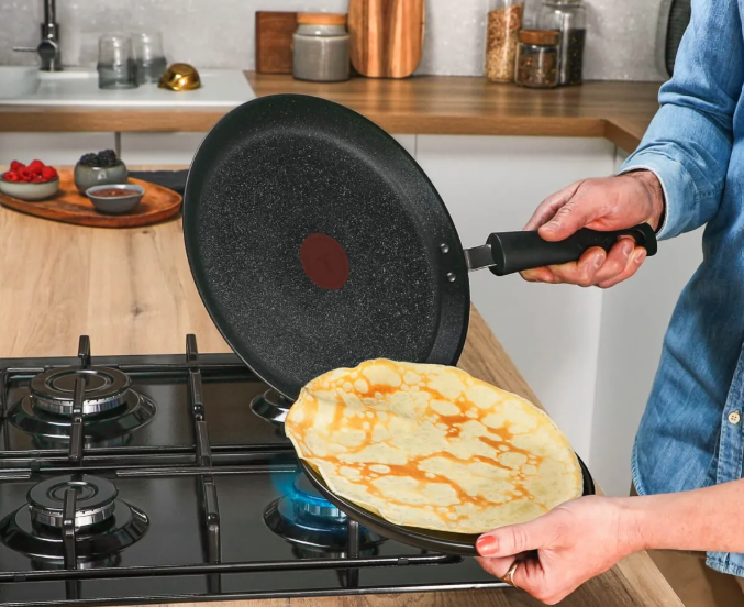 Patelnia do naleśników TEFAL G3333843 PCKP25 Czarny