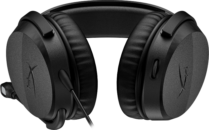 Fekete over-ear fejhallgató párnázott fülpárnákkal, csatlakoztatott mikrofonnal és kábellel fehér háttér előtt.