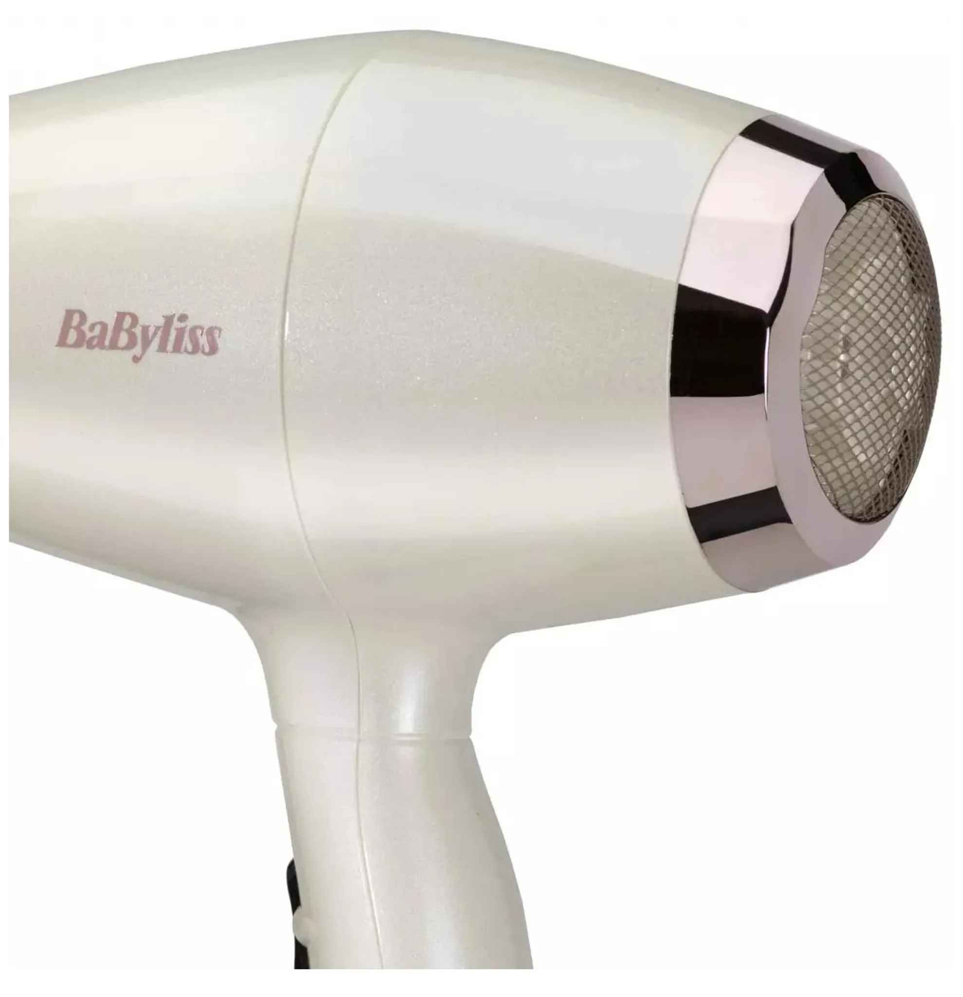 Un secador de pelo BaByliss blanco con detalles brillantes en oro rosa y boquilla de rejilla.