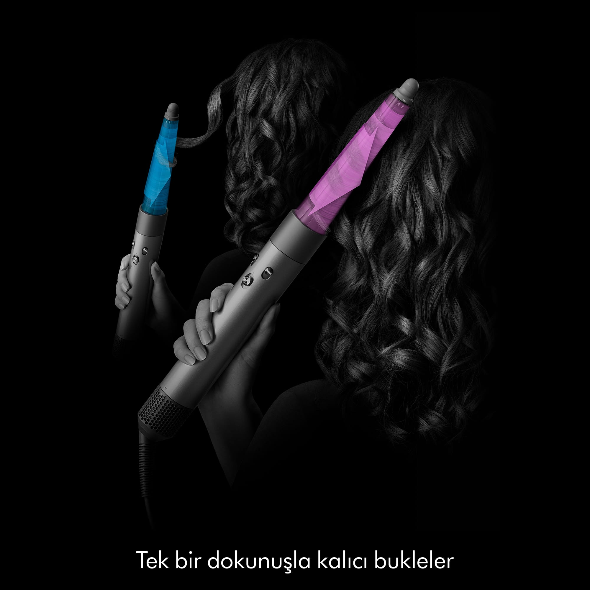 Tek dokunuşla kalıcı bukleler, siyah arka planda saç şekillendirme araçlarıyla gösterilmiştir.