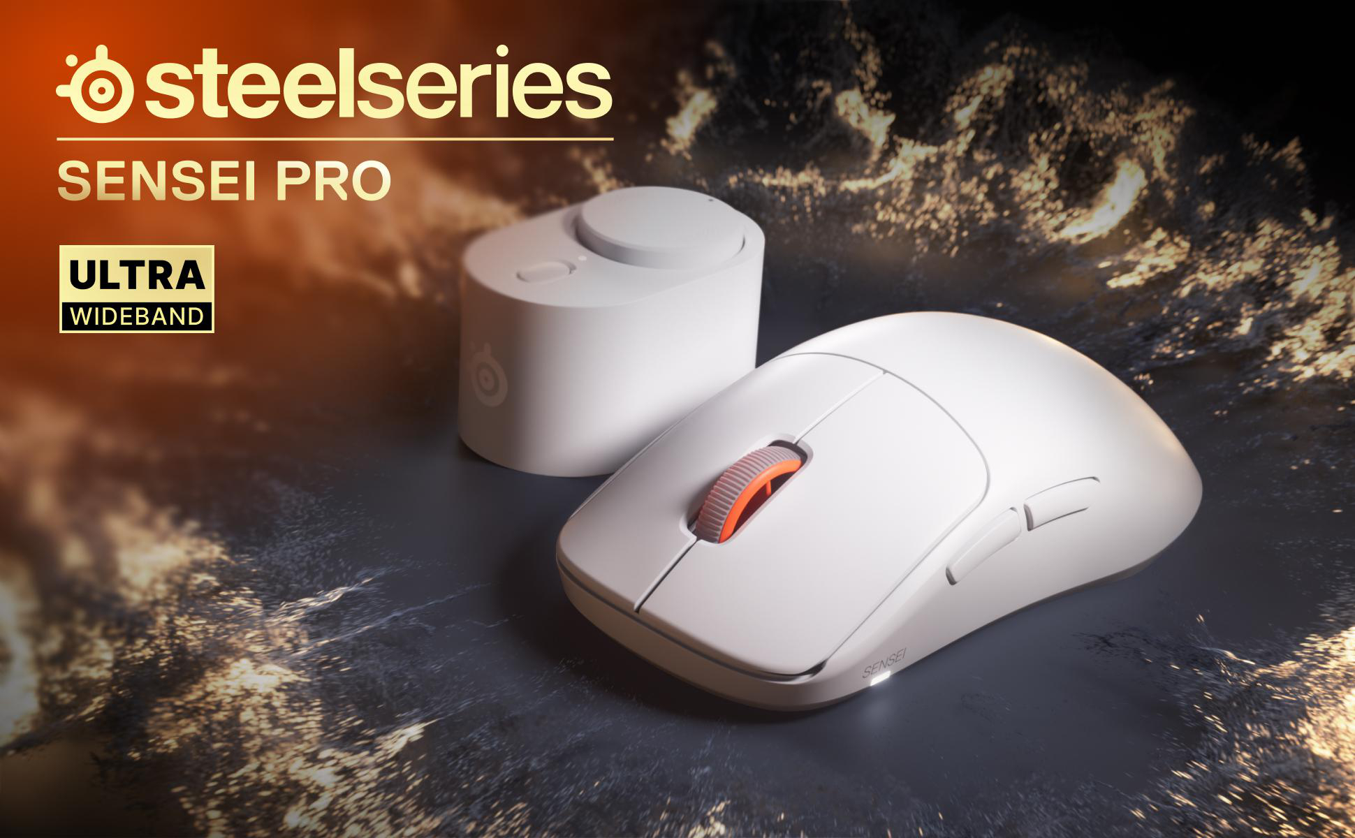 Weiße SteelSeries Sensei Pro Maus mit Ladestation vor feurigem Hintergrund.