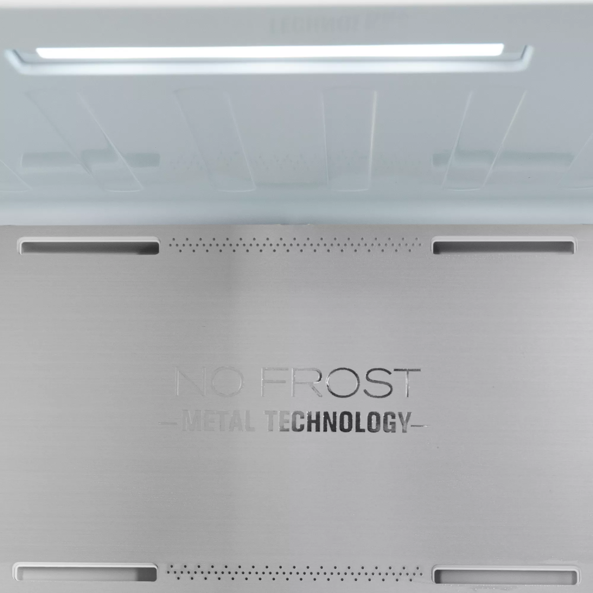Congelador vertical - Infiniton CV-274L85XDB, 274 l, Alto 185.5 cm, No Frost, Metal Technology, LCD touchControl, Inox