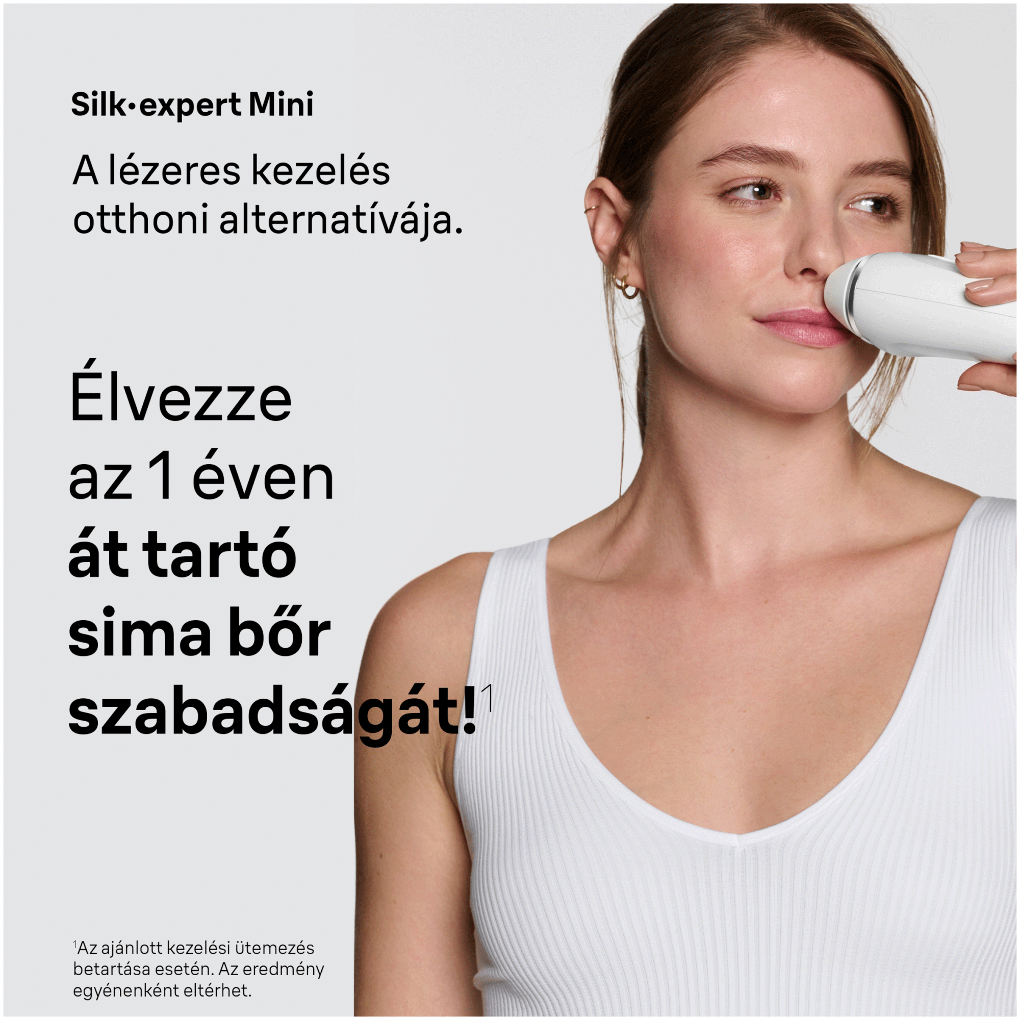 Egy nő egy fehér Silk-expert Mini IPL készüléket tart a felső ajkához. Bal oldalon szöveg.