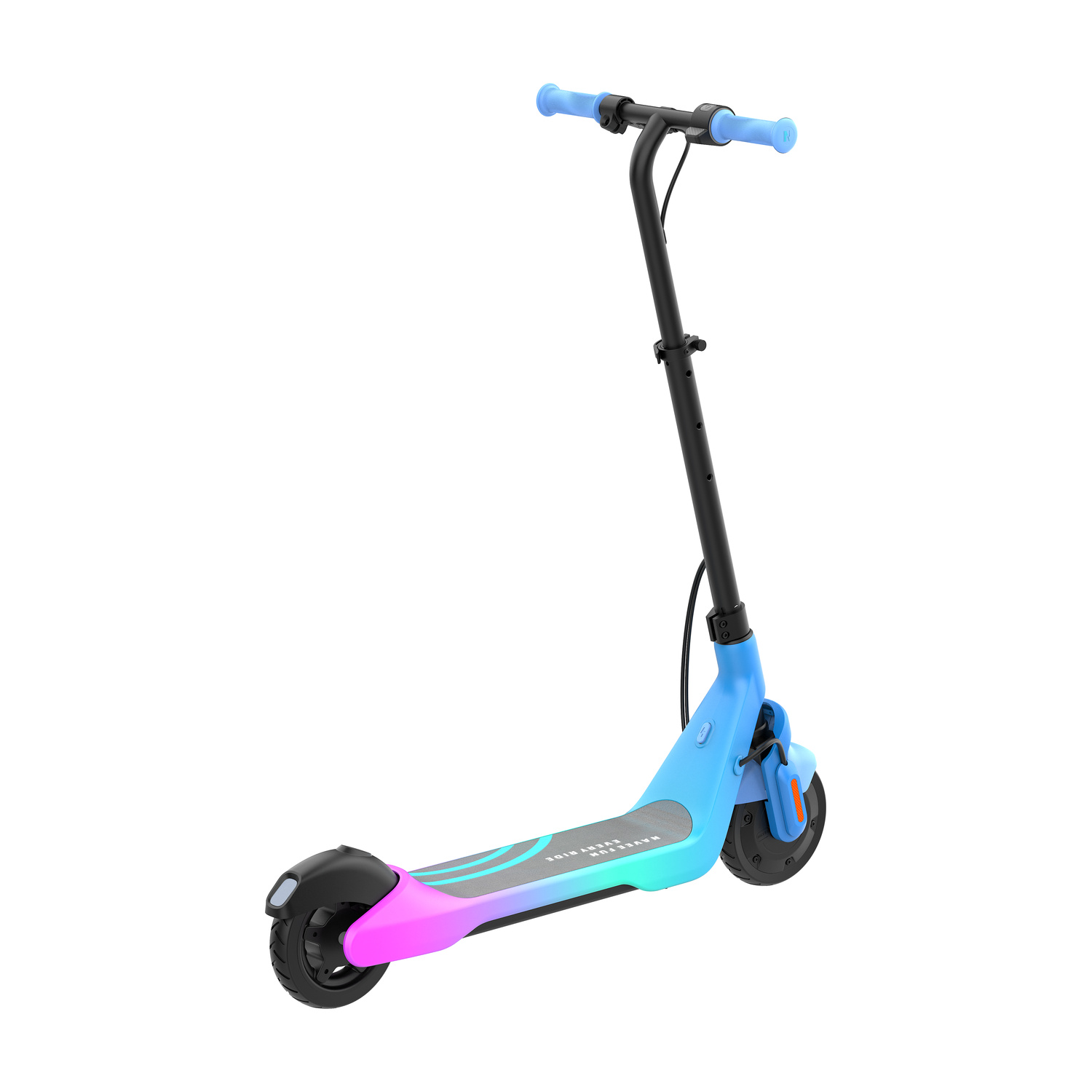 Un monopattino elettrico con sfumatura da blu a rosa, manubrio e ruote nere su sfondo bianco.