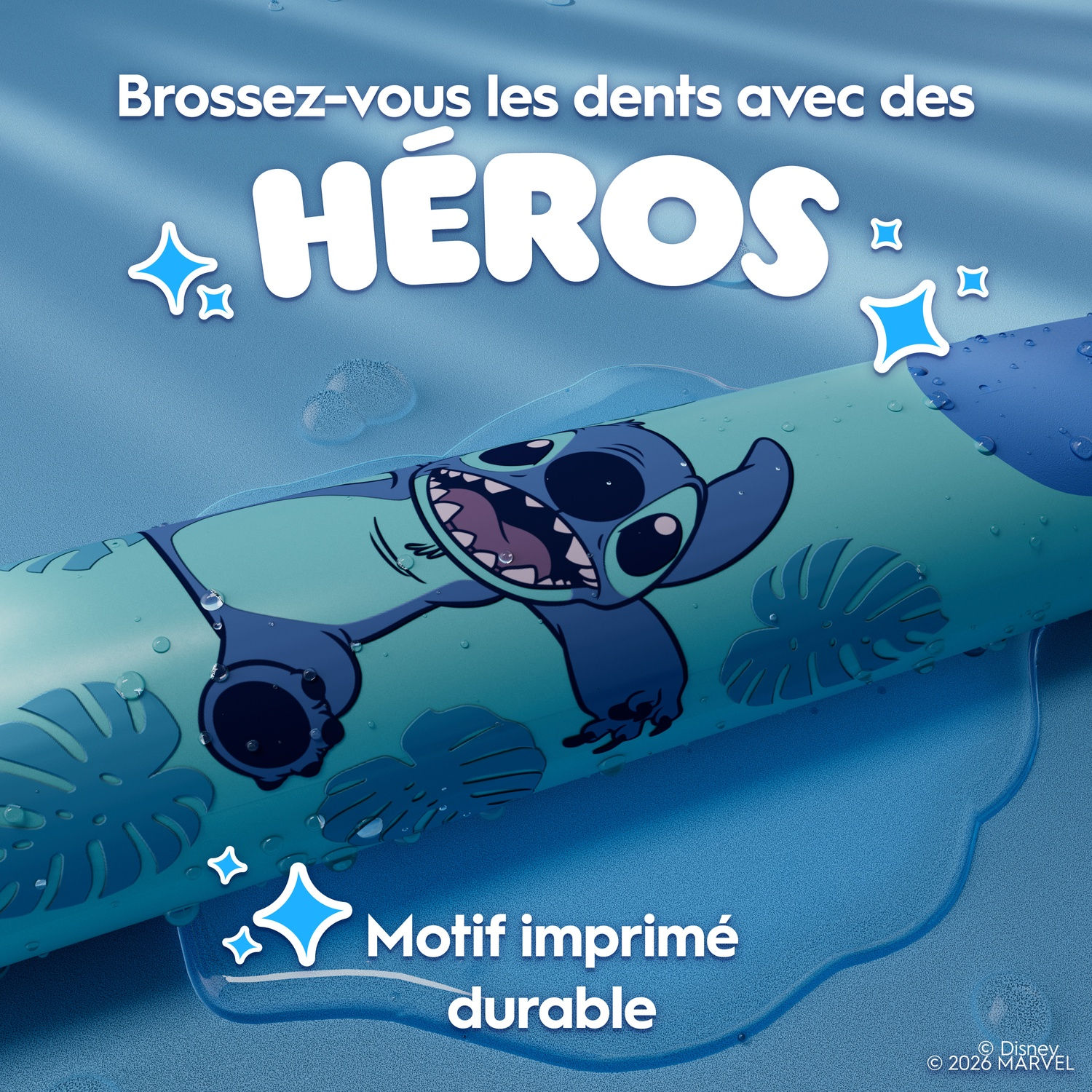 Brosse à dents électrique bleue avec Stitch, des gouttes d'eau et du texte sur fond bleu.
