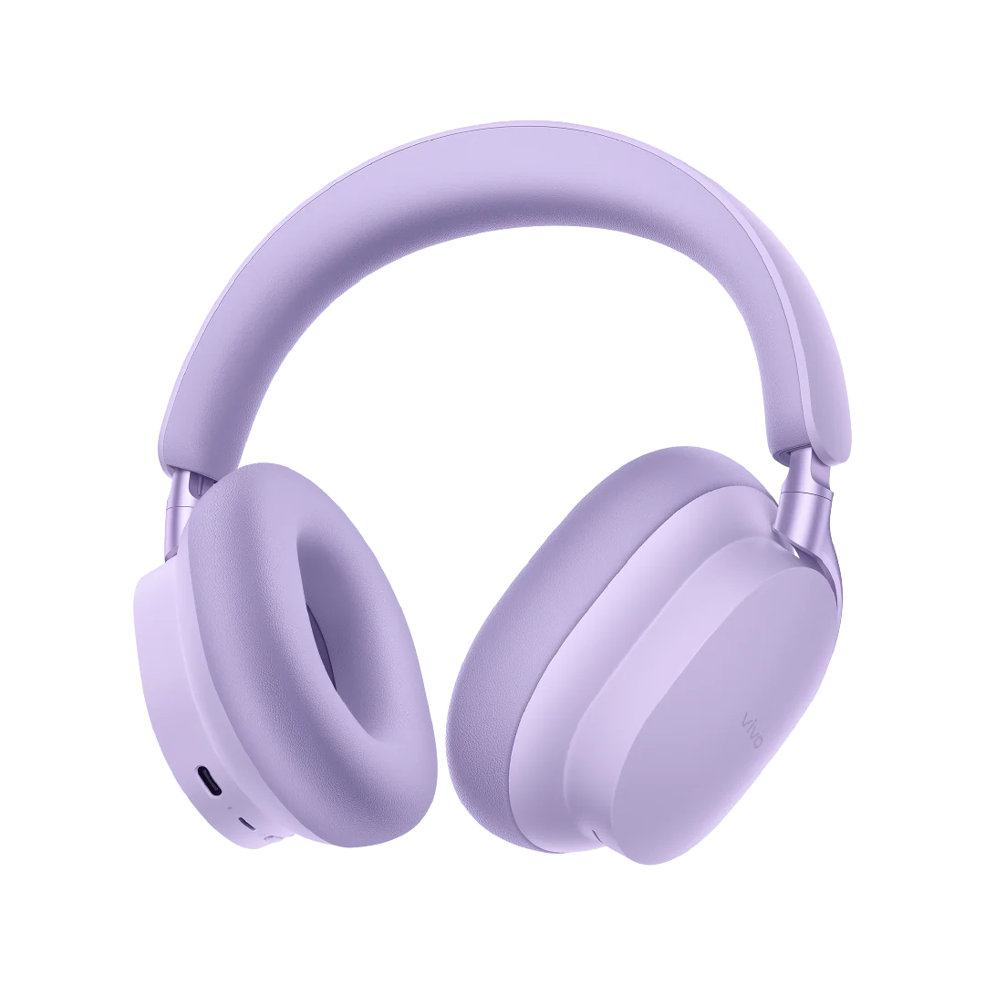 Un par de auriculares inalámbricos supraurales de color lila claro sobre un fondo negro sólido.