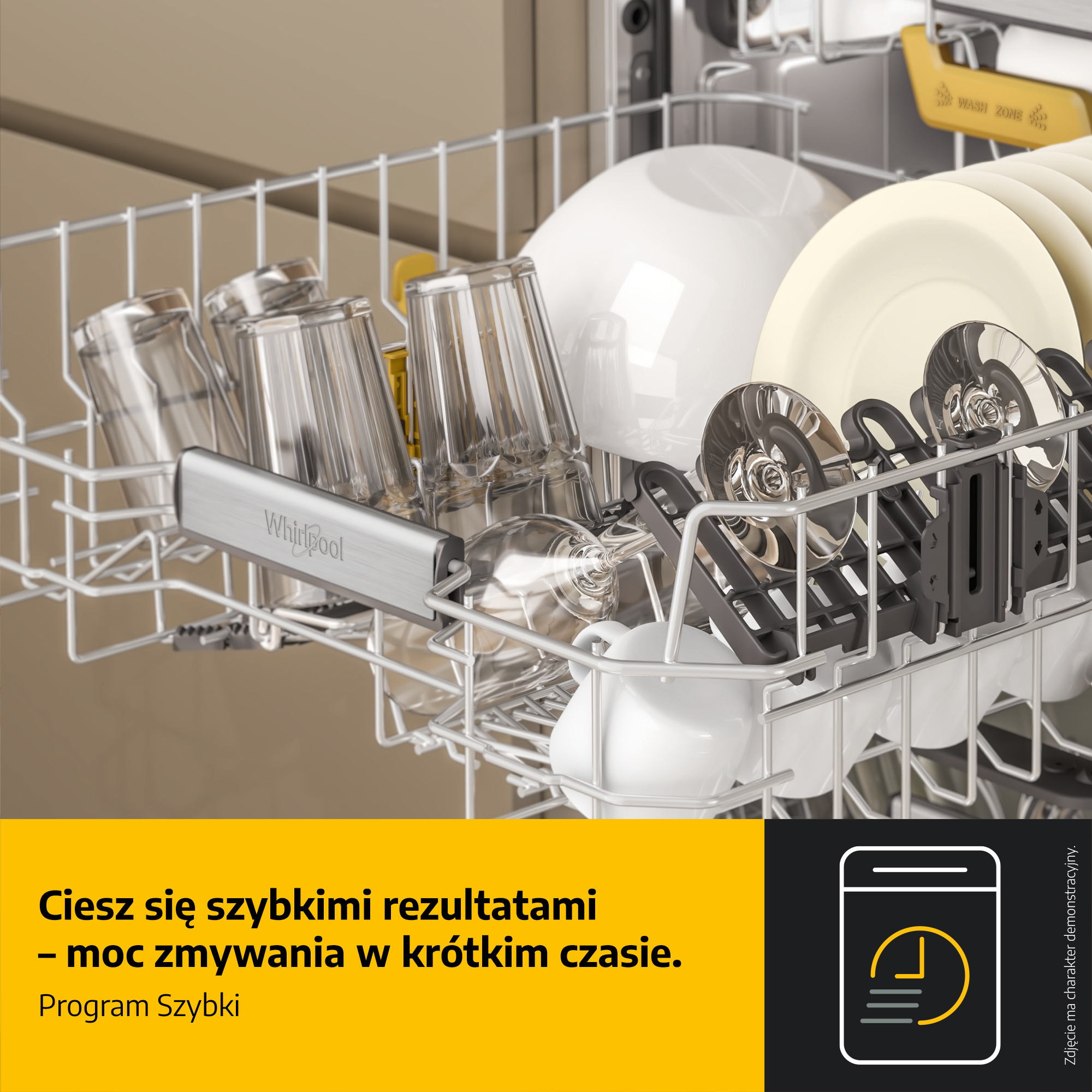 Załadowany kosz zmywarki ze szklankami, miskami i talerzami, na dole z żółtym banerem promocyjnym.