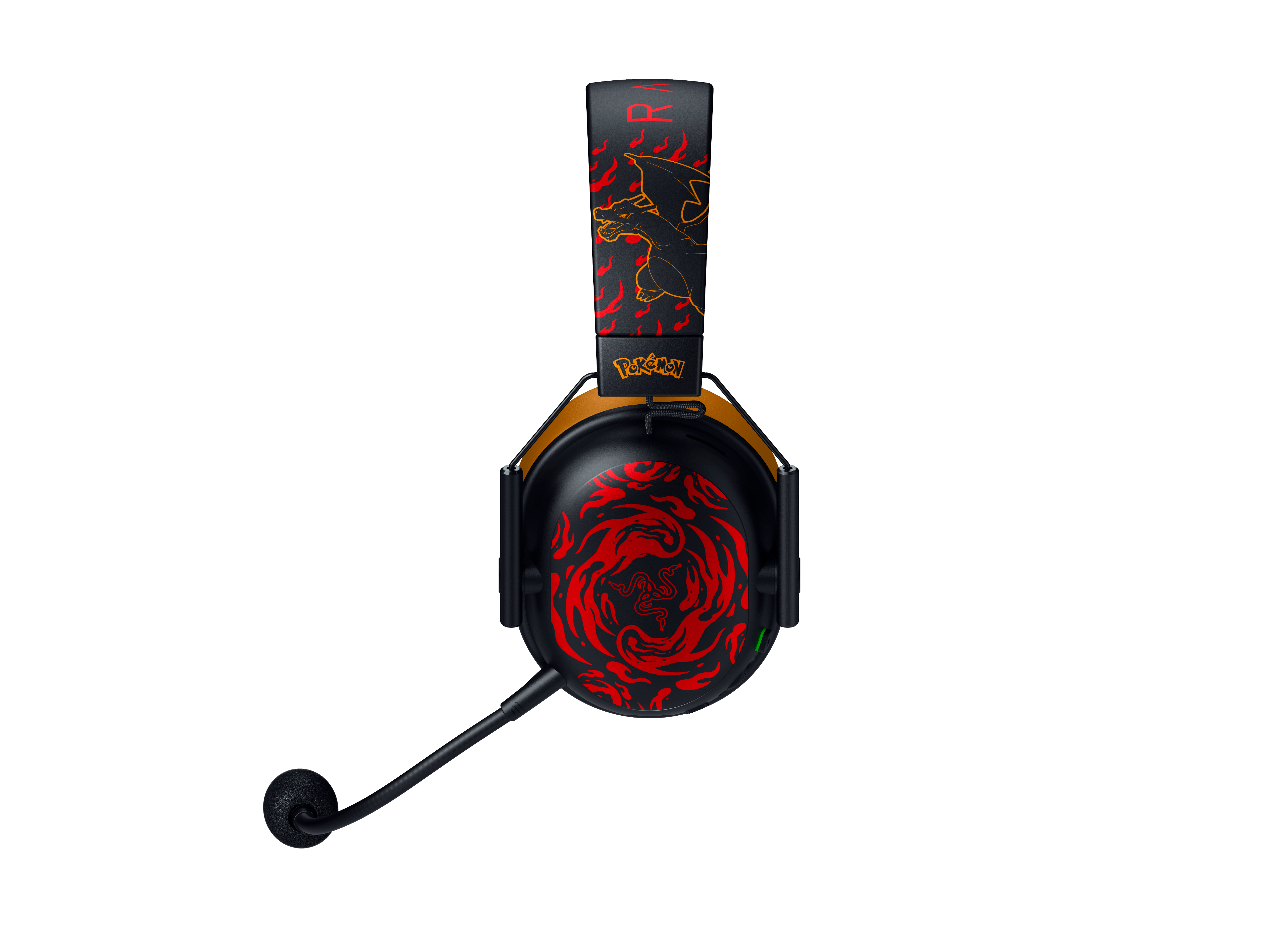 Schwarzes Pokémon-Gaming-Headset mit rotem Feuerdesign, orangefarbenen Ohrpolstern und angebautem Mikrofon auf weißem Grund.