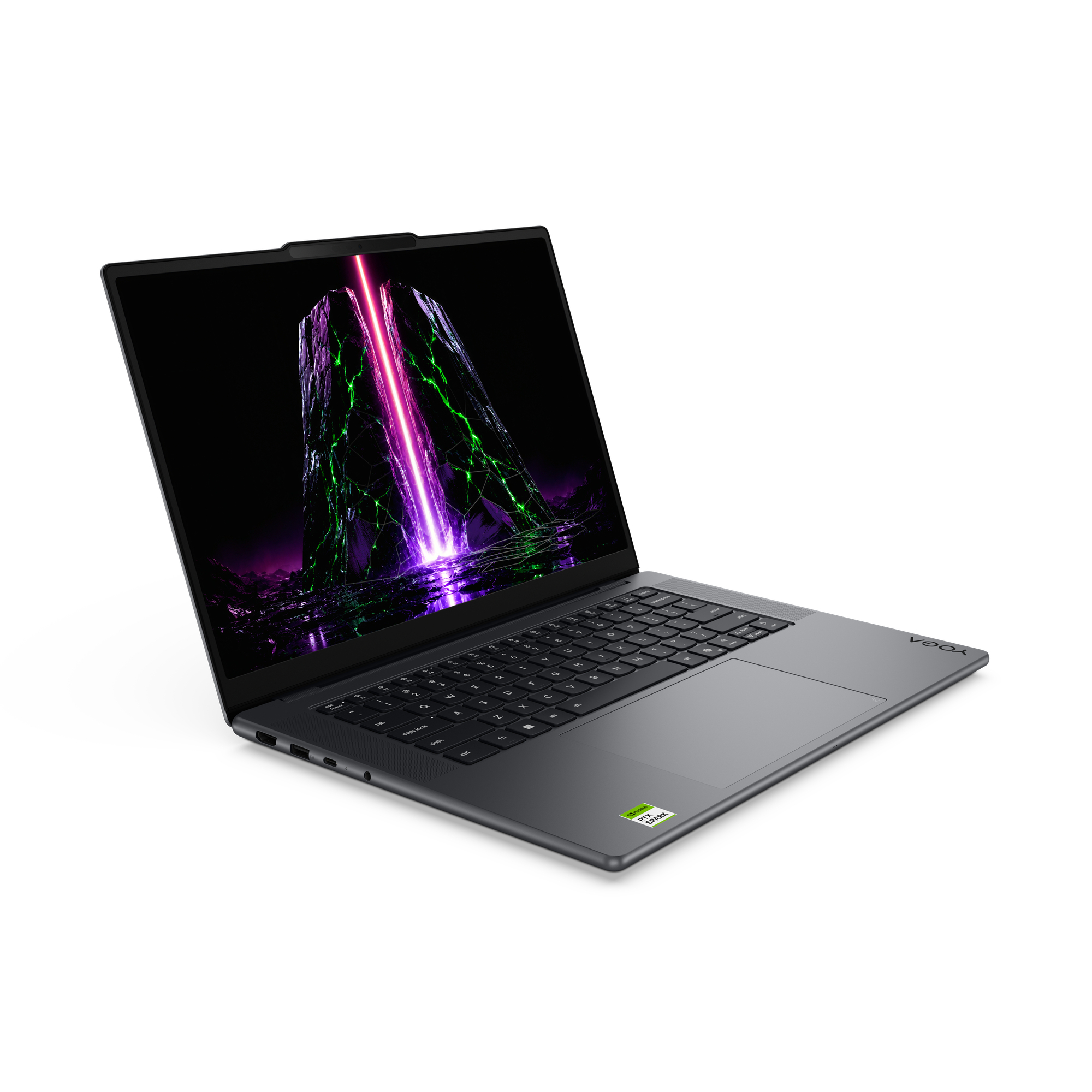 Ein grauer Laptop auf weißem Hintergrund mit einem lebendigen Bild einer lila Lichtsäule auf dem Bildschirm.
