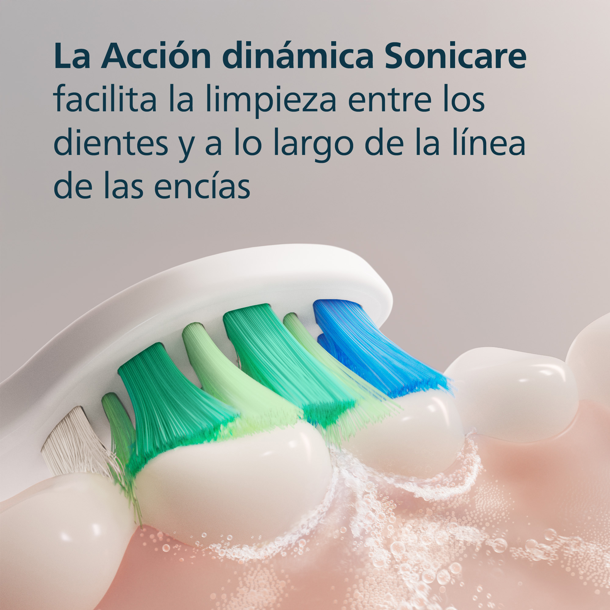 Un cepillo de dientes con cerdas verdes y azules limpia dientes y encías con agua burbujeante.