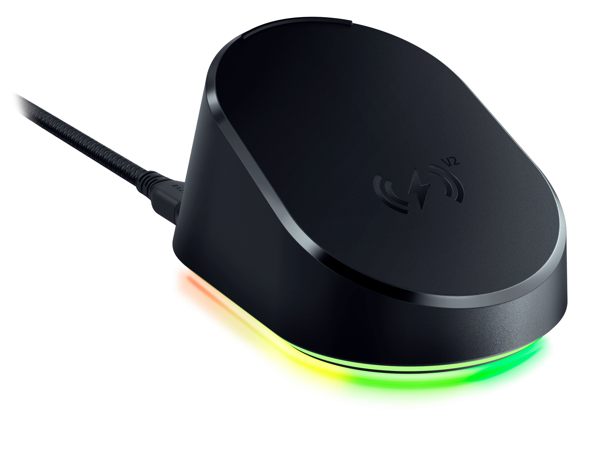 Eine schwarze kabellose Maus-Ladestation auf weißem Hintergrund mit angeschlossenem USB-Kabel und leuchtender RGB-Beleuchtung an der Basis.