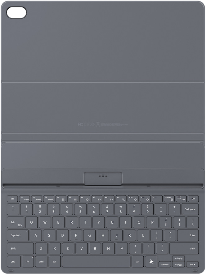 Egy szürke táblagép billentyűzet tok fekszik laposan QWERTY elrendezéssel és kamera kivágással.