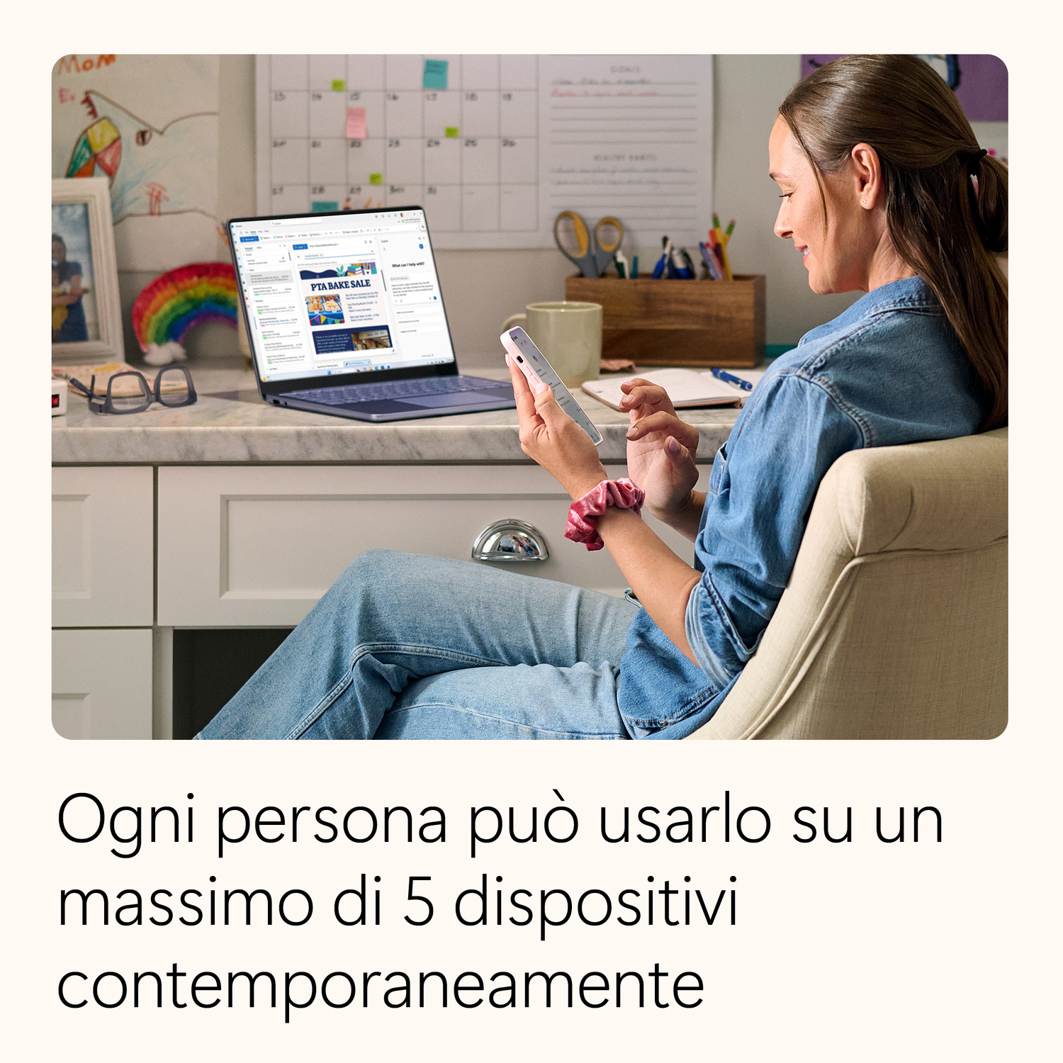 Microsoft 365 Family - Abbonamento di 12 mesi per 1-6 utenti (5 dispositivi) - App Office con AI + 2TB di spazio di archiviazione condiviso - Digitale