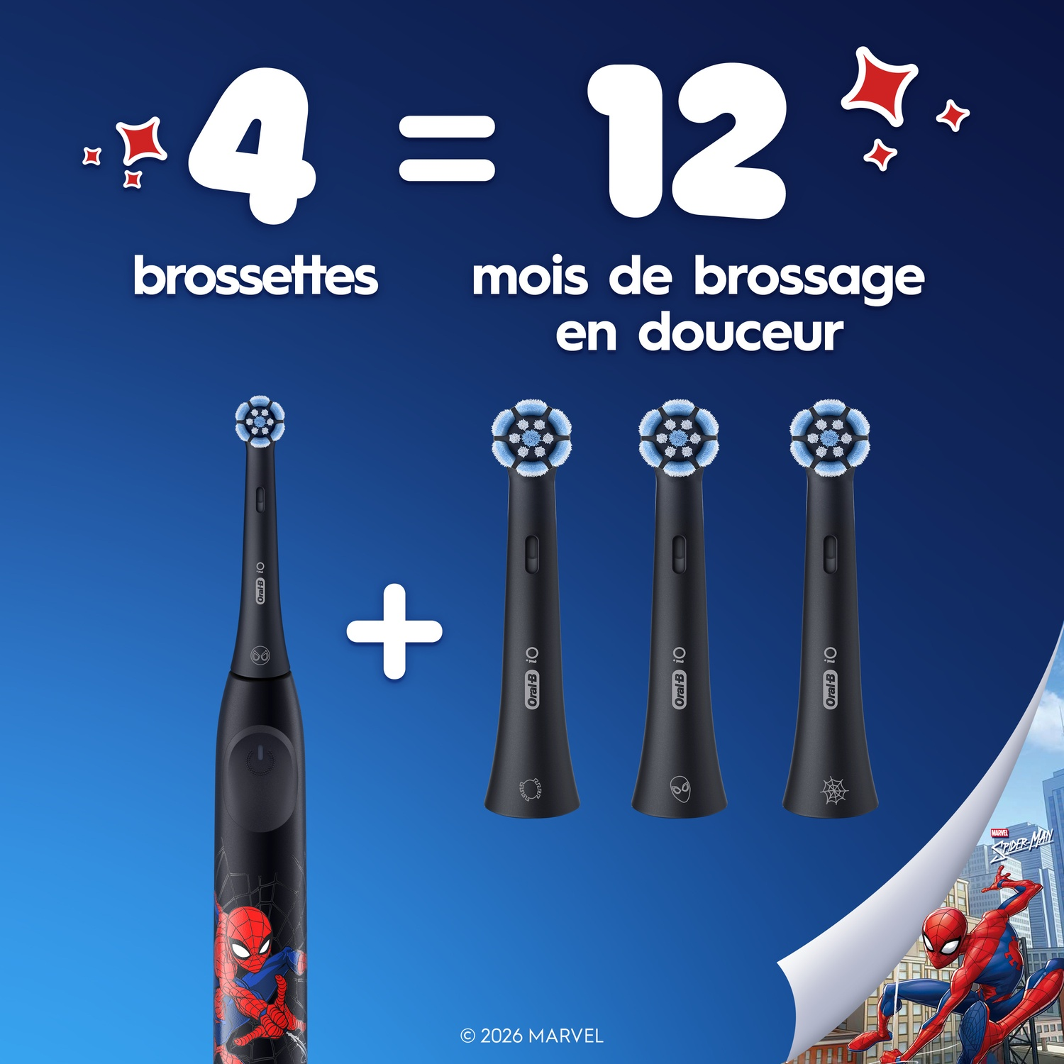 Quatre têtes de brosse à dents noires Oral-B Spider-Man pour douze mois de brossage en douceur sur fond bleu.