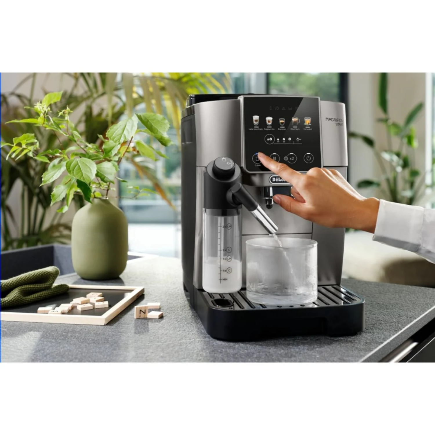 Cafetera superautomática - De’Longhi Magnifica Start ECAM220.91.TB, 15 bar, 1450 W, Molinillo integrado, Depósito de leche, Táctil, Negro Titanio