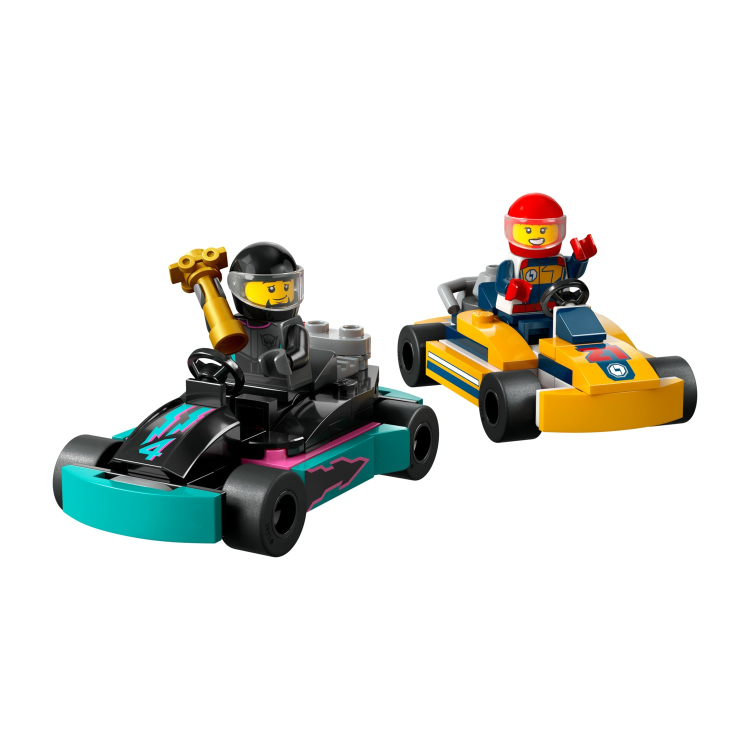 Due minifigure Lego guidano go-kart colorati tenendo un trofeo d'oro.