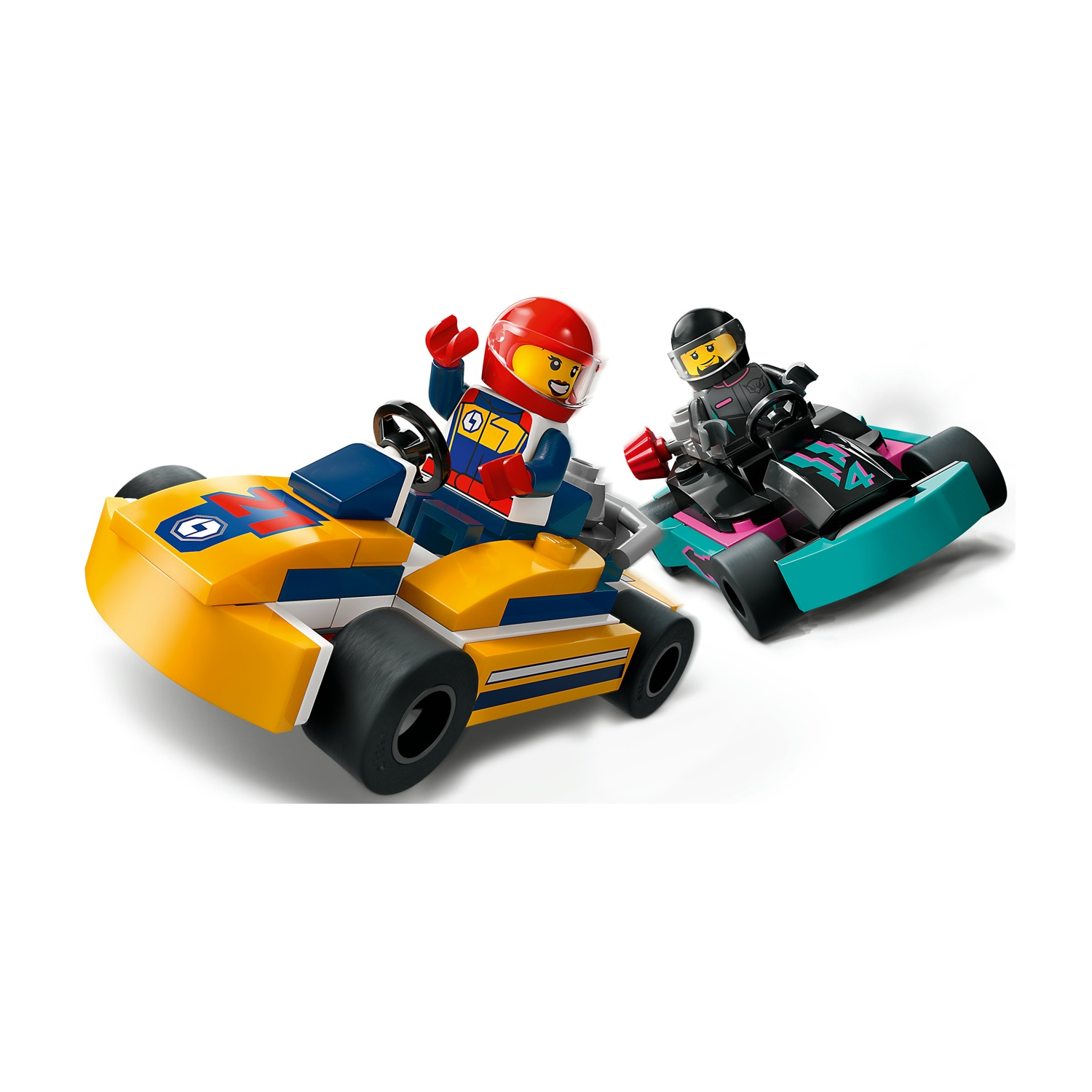 Due minifigure Lego guidano go-kart: una su un go-kart giallo, blu e rosso e un'altra su uno nero e verde acqua.