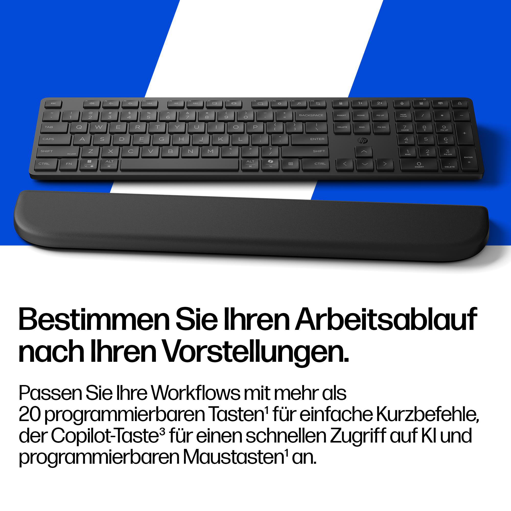 Schwarze HP Tastatur mit Handballenauflage auf weiß-blauem Hintergrund und deutscher Text.