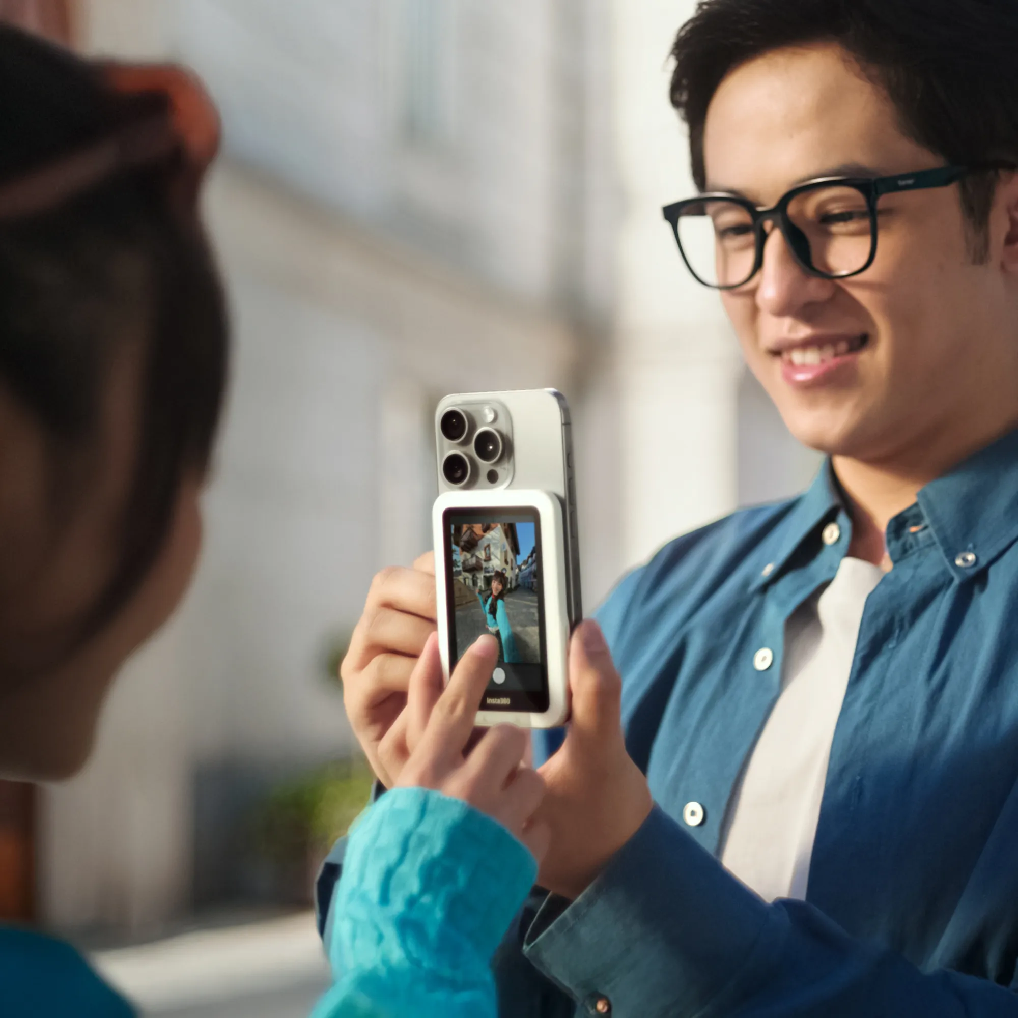 INSTA360 CINSFAVE SNAP SELFIE SCREEN