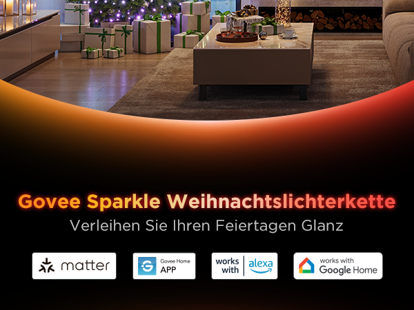 Gemütliches Wohnzimmer mit Weihnachtsbaum, Geschenken und Couchtisch vor einer orangen Lichtleiste.