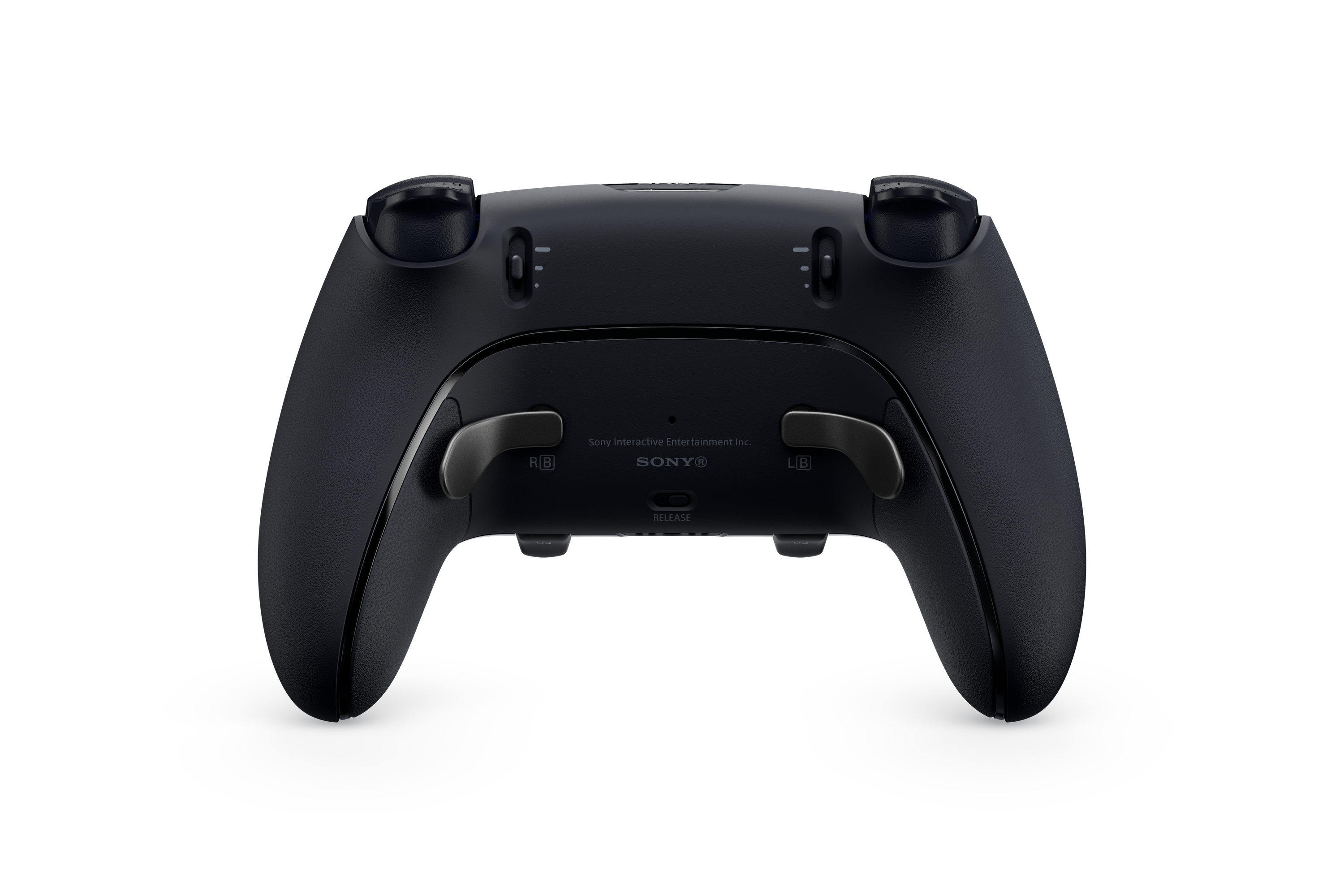 Rückansicht eines schwarzen PlayStation DualSense Edge Wireless-Controllers auf weißem Hintergrund.