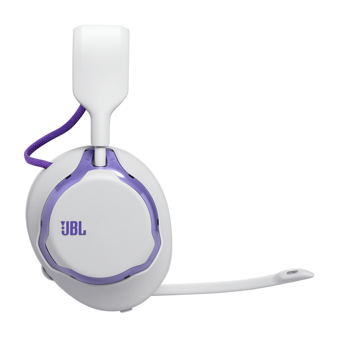 Auriculares gaming JBL blancos y morados con micrófono de asta sobre fondo negro.