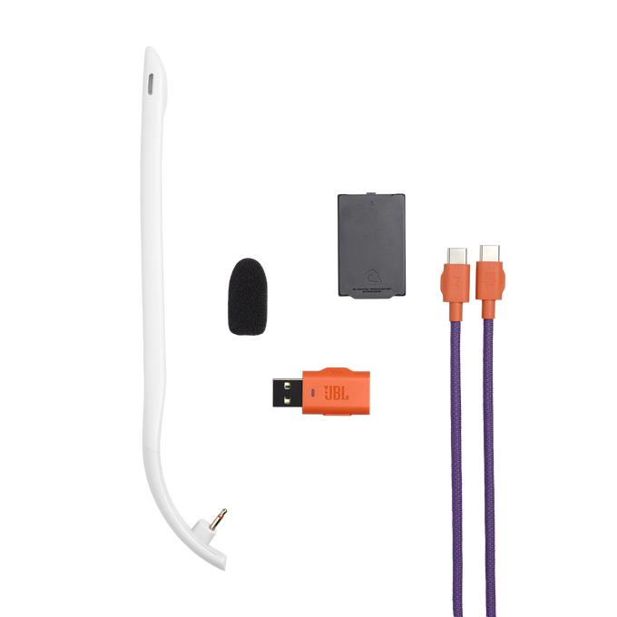 Accesorios de auriculares con microfono blanco, filtro antipop, adaptador USB JBL, tapa de bateria y dos cables USB-C.