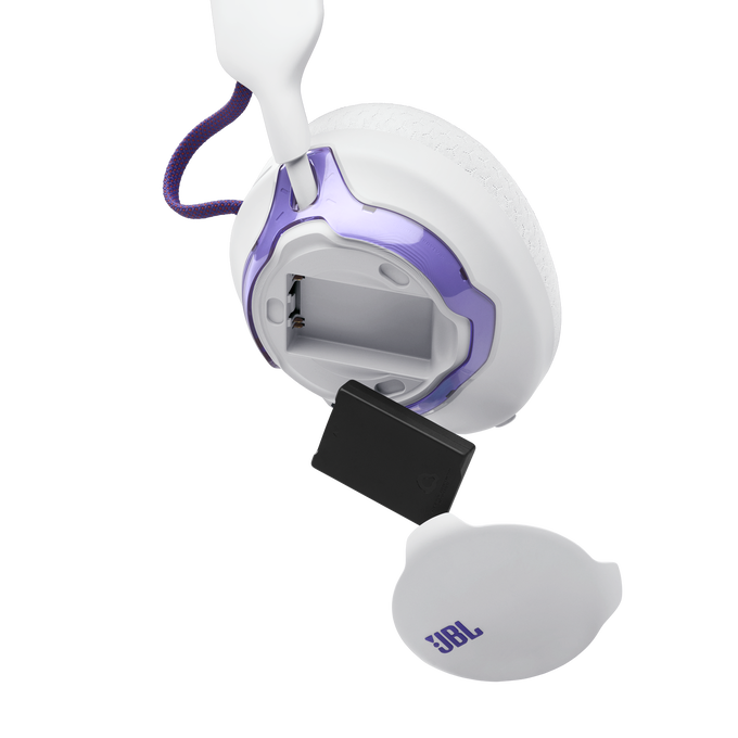 Auriculares blancos JBL con batería extraíble y acento morado sobre fondo negro.