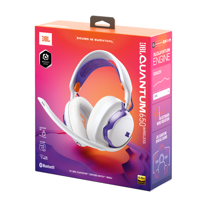 Caja de auriculares inalámbricos JBL Quantum 650 en blanco y morado sobre fondo rosa y naranja.